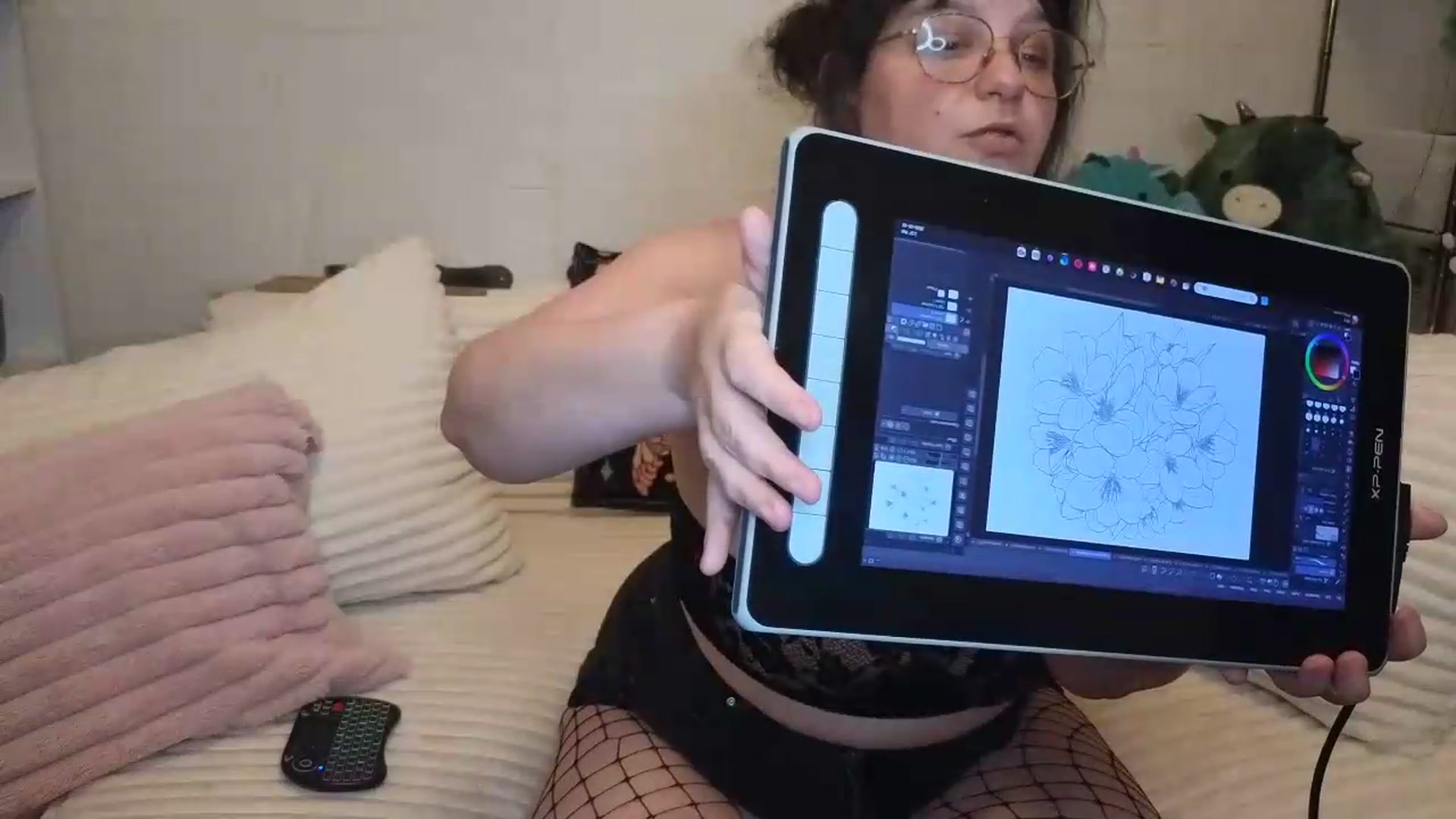 Gallery image thumbnail from TiaLove's myfreecams stream on, 06/10/2026, 18:59 image 6 of 20