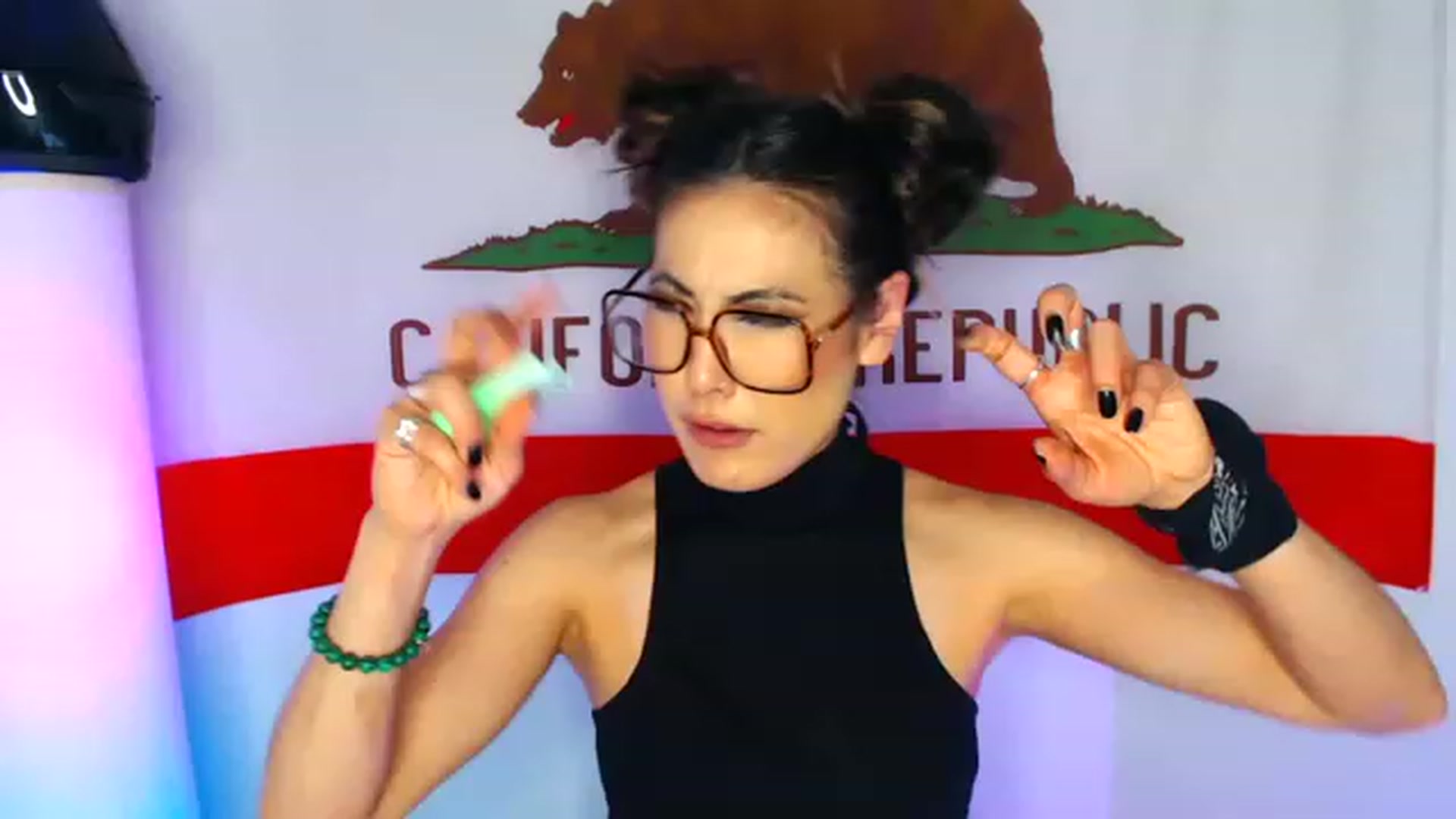 Gallery image thumbnail from Tia_Asaka's myfreecams stream on, 12/03/2022, 15:08 image 17 of 20
