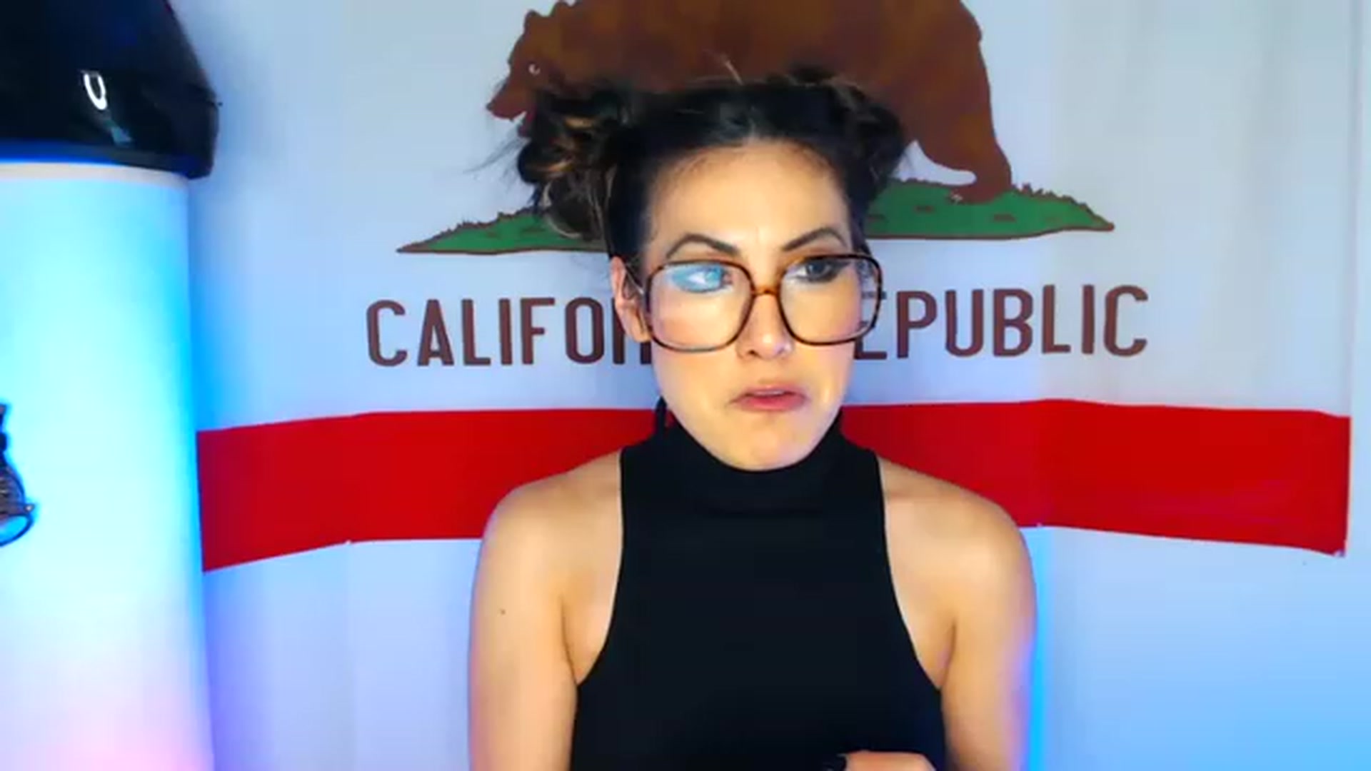 Gallery image thumbnail from Tia_Asaka's myfreecams stream on, 12/03/2022, 15:08 image 14 of 20