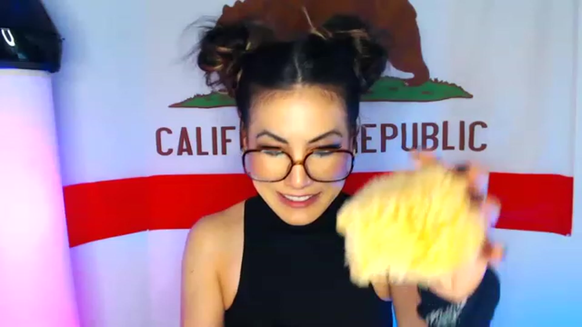 Gallery image thumbnail from Tia_Asaka's myfreecams stream on, 12/03/2022, 15:08 image 15 of 20