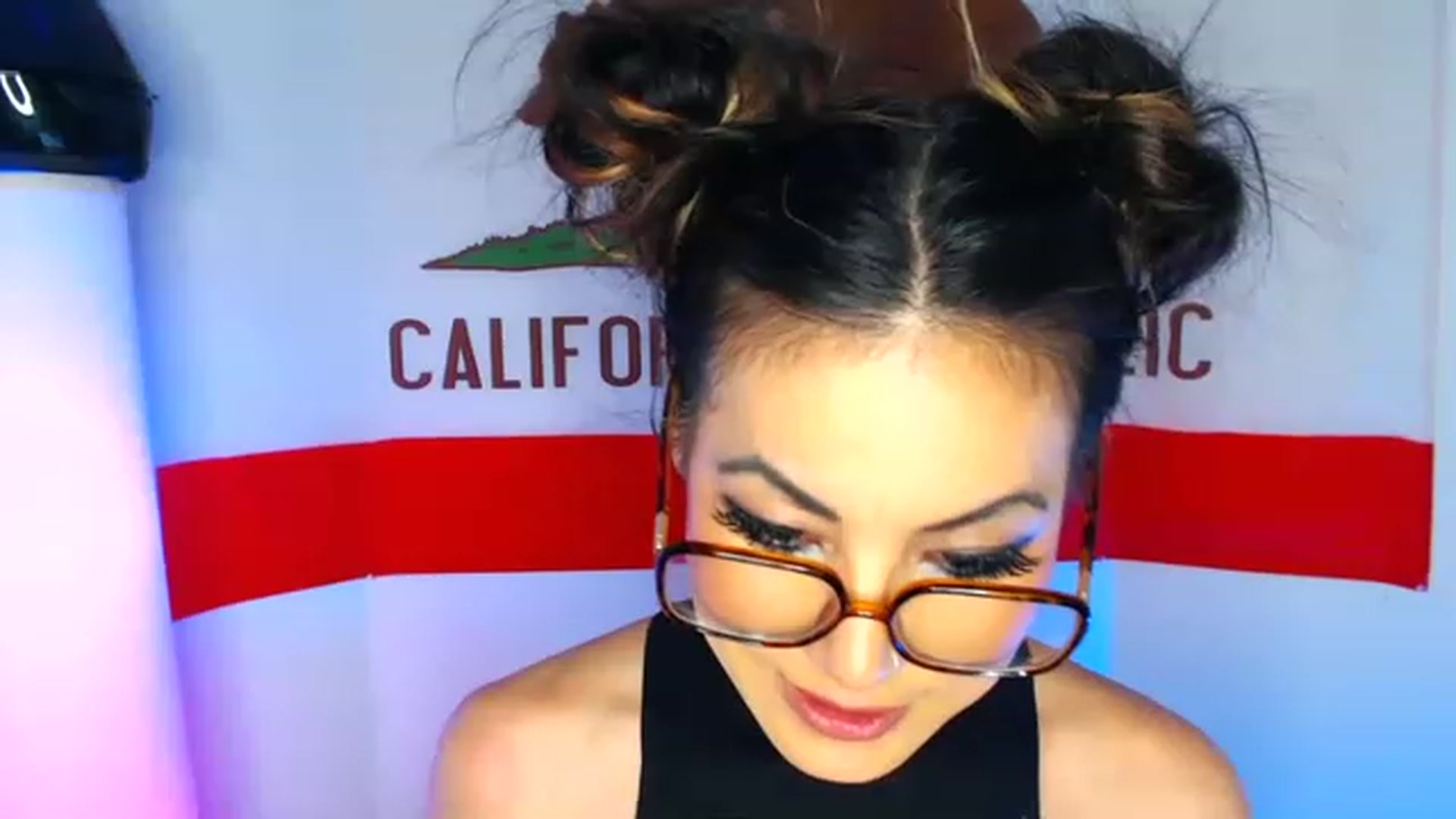 Gallery image thumbnail from Tia_Asaka's myfreecams stream on, 12/03/2022, 15:45 image 2 of 20
