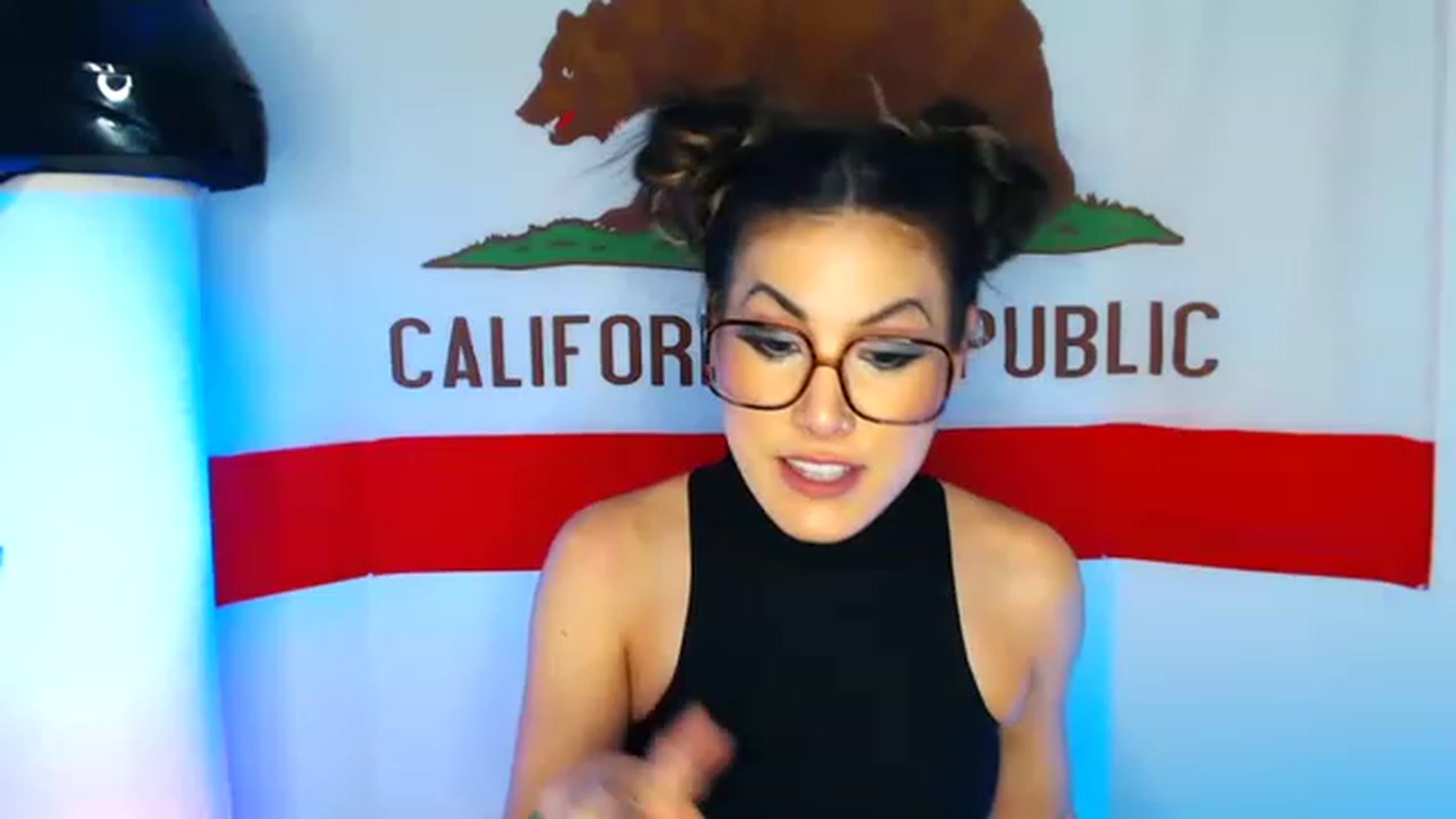 Gallery image thumbnail from Tia_Asaka's myfreecams stream on, 12/03/2022, 15:45 image 15 of 20