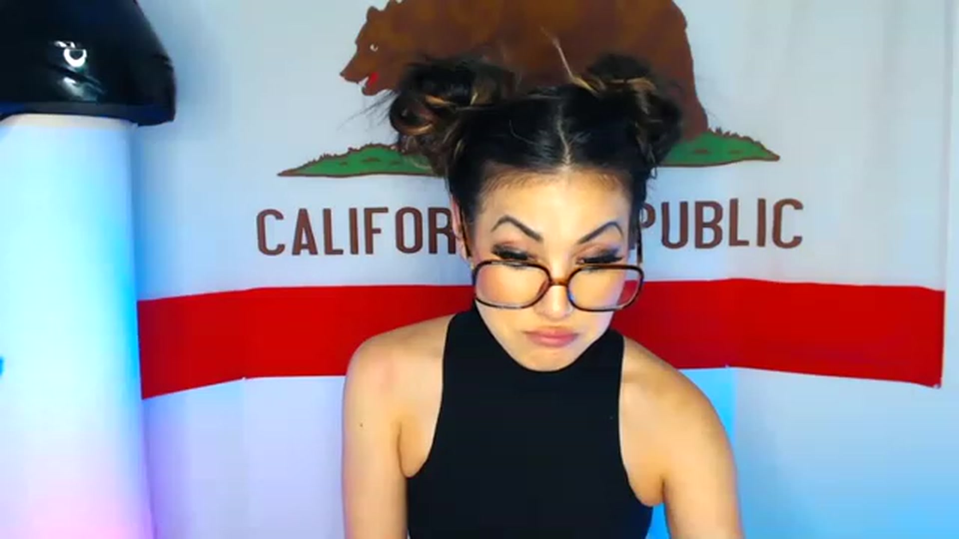 Gallery image thumbnail from Tia_Asaka's myfreecams stream on, 12/03/2022, 15:45 image 11 of 20