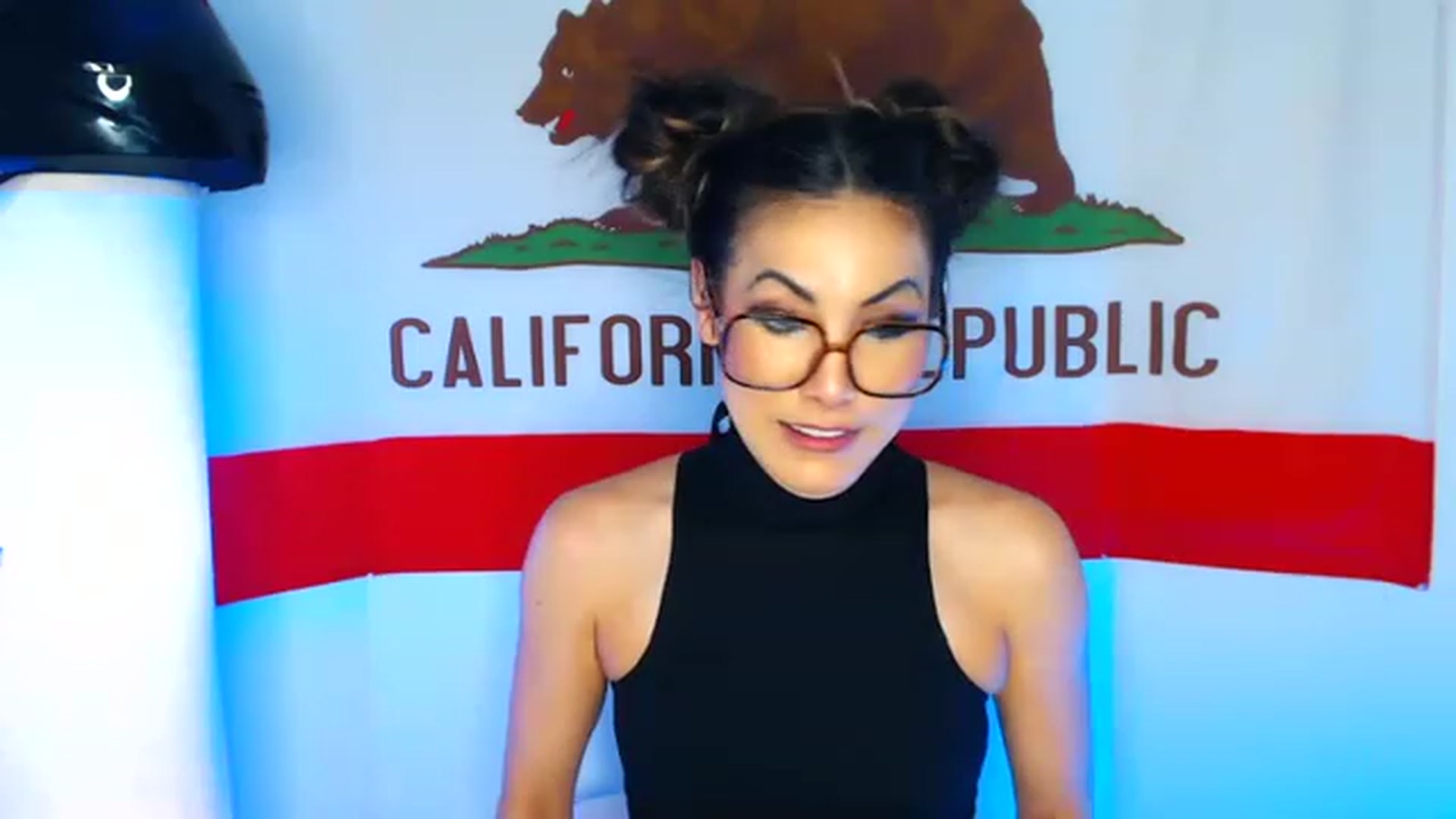 Gallery image thumbnail from Tia_Asaka's myfreecams stream on, 12/03/2022, 15:45 image 18 of 20