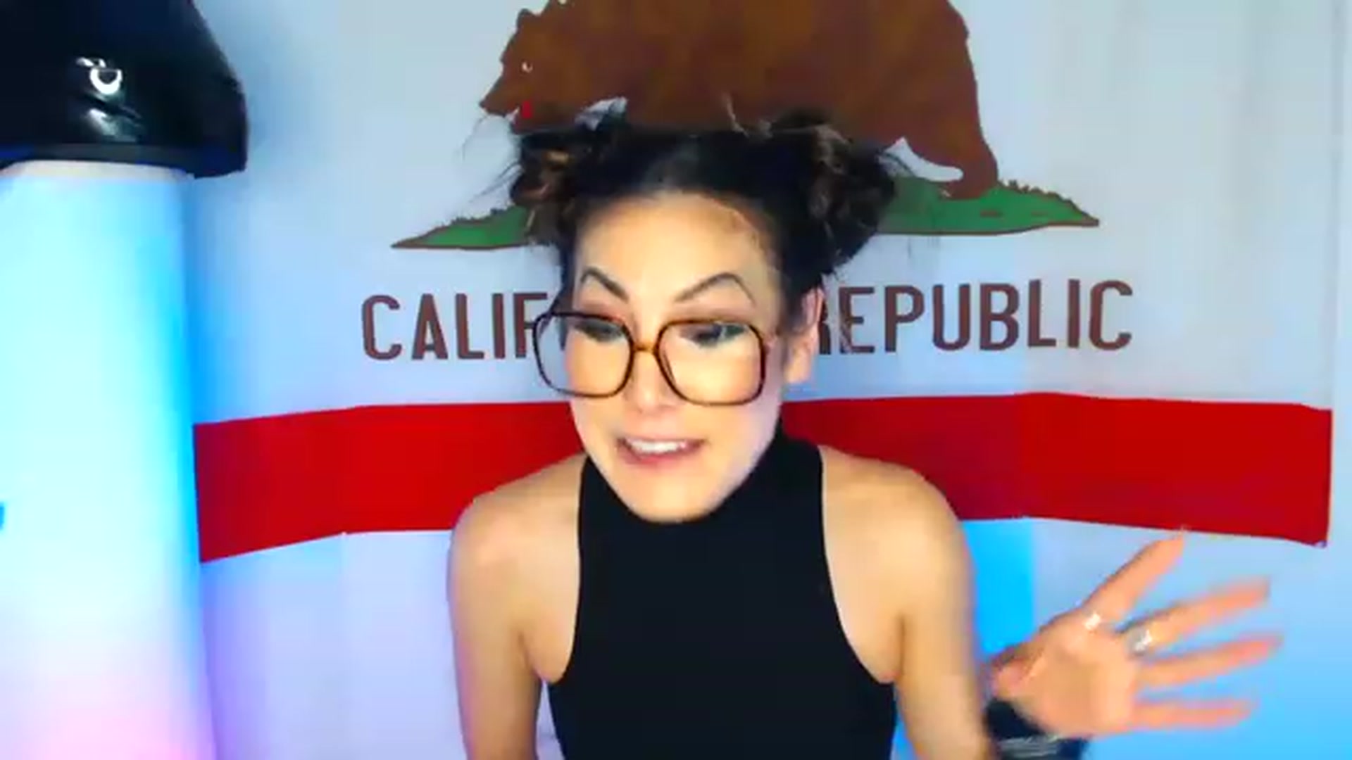 Gallery image thumbnail from Tia_Asaka's myfreecams stream on, 12/03/2022, 15:45 image 10 of 20