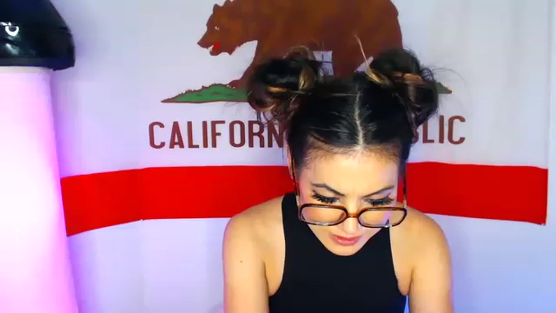 Gallery image thumbnail from Tia_Asaka's myfreecams stream on, 12/03/2022, 18:53 image 9 of 20