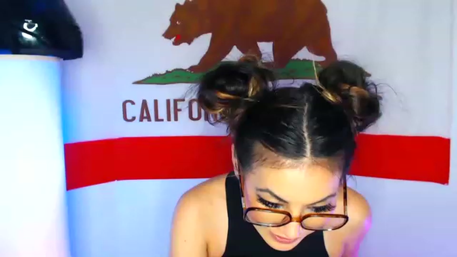 Gallery image thumbnail from Tia_Asaka's myfreecams stream on, 12/03/2022, 18:53 image 13 of 20