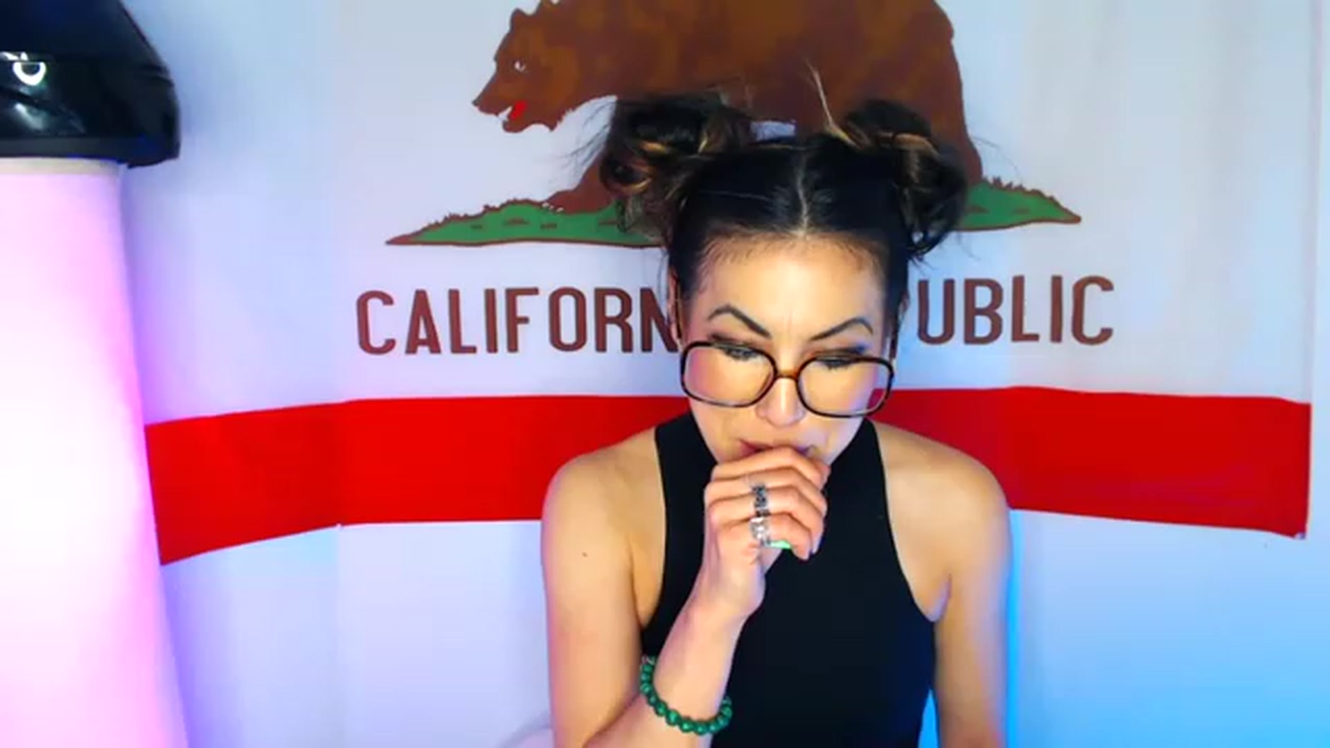 Gallery image thumbnail from Tia_Asaka's myfreecams stream on, 12/03/2022, 18:53 image 10 of 20