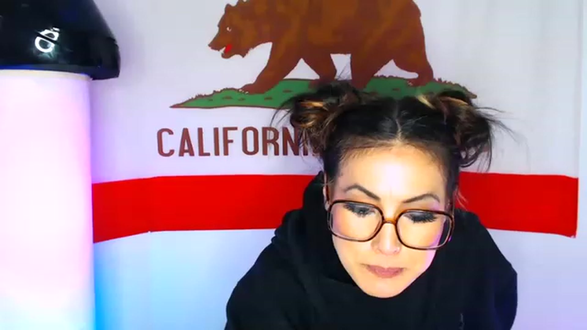 Gallery image thumbnail from Tia_Asaka's myfreecams stream on, 12/03/2022, 19:26 image 7 of 20