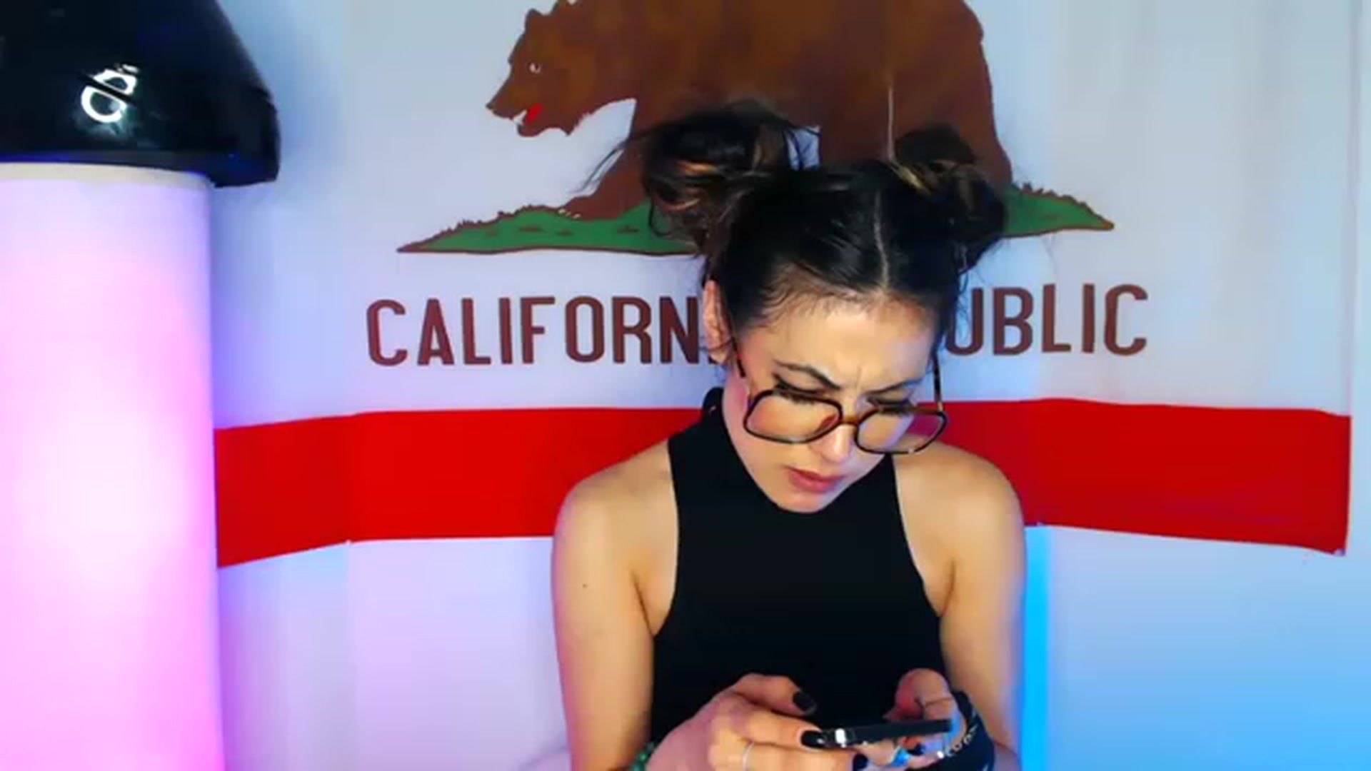 Gallery image thumbnail from Tia_Asaka's myfreecams stream on, 12/03/2022, 19:26 image 5 of 20
