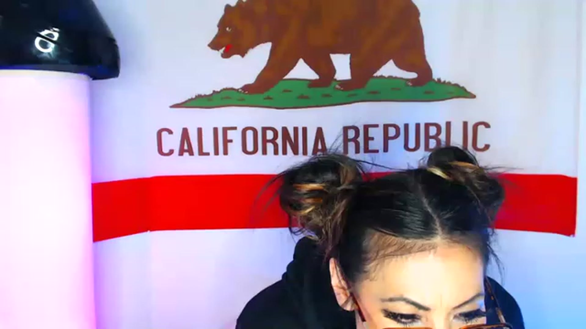 Gallery image thumbnail from Tia_Asaka's myfreecams stream on, 12/03/2022, 19:26 image 14 of 20