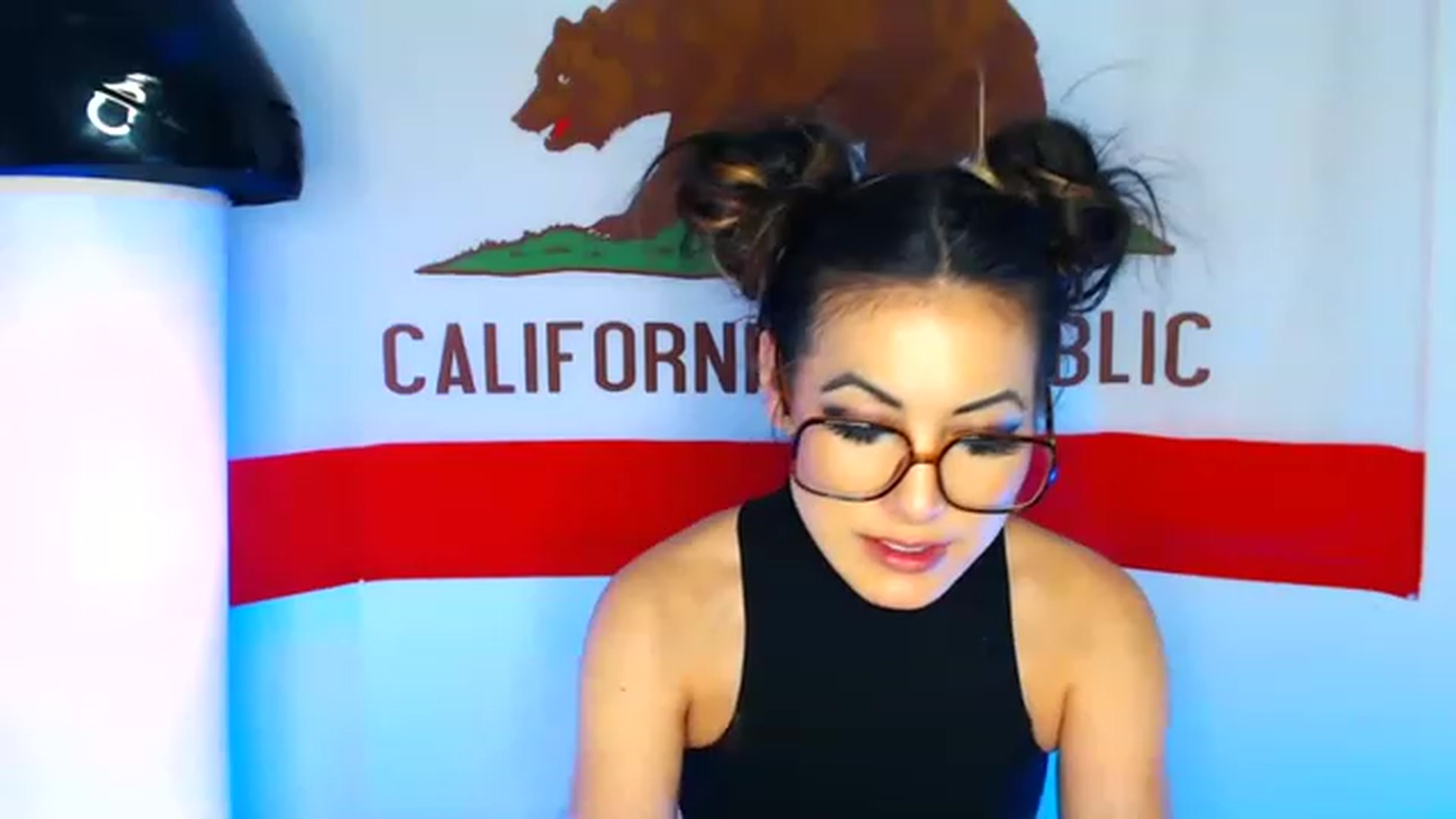 Gallery image thumbnail from Tia_Asaka's myfreecams stream on, 12/04/2022, 10:20 image 7 of 20