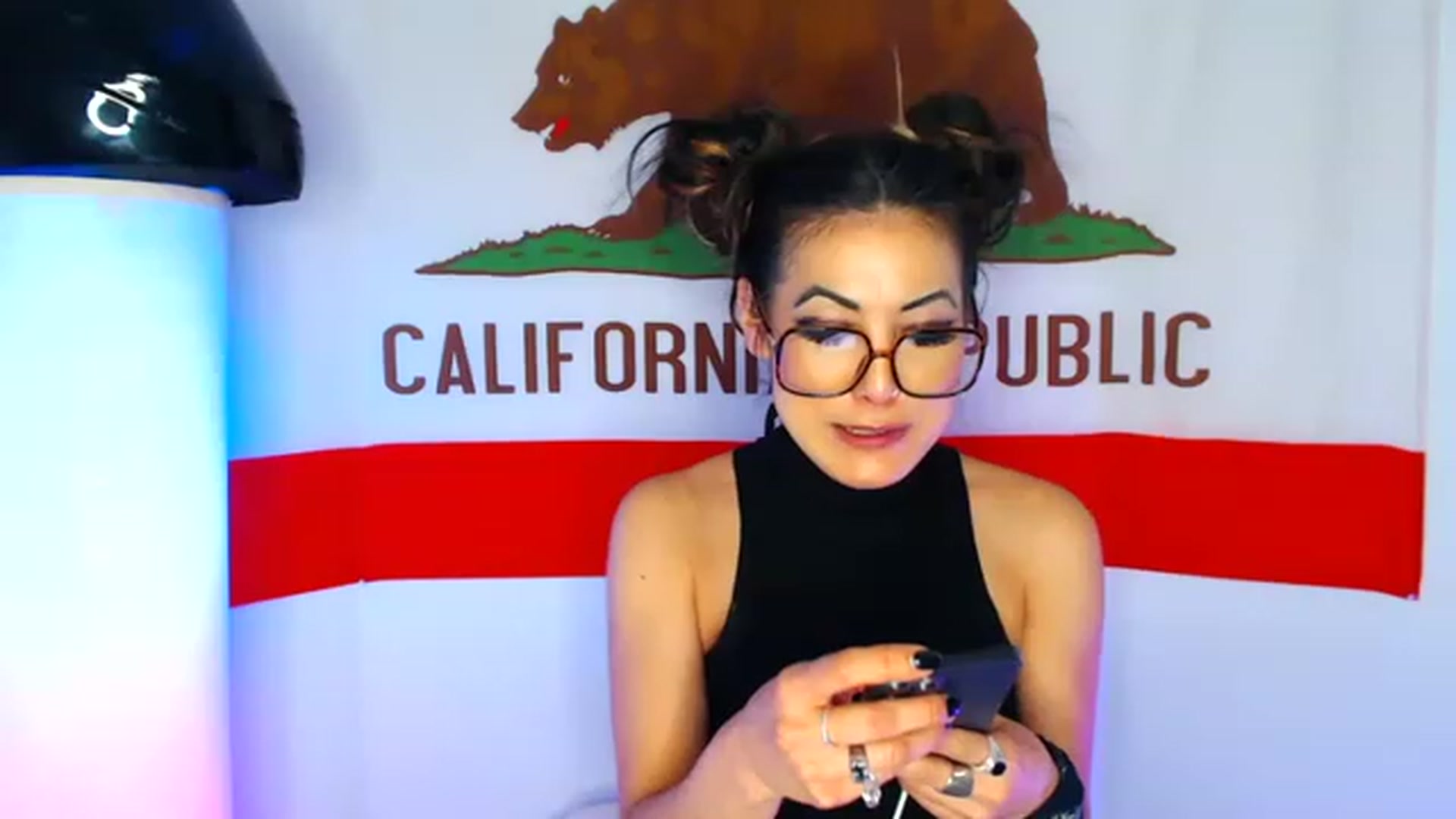 Gallery image thumbnail from Tia_Asaka's myfreecams stream on, 12/04/2022, 10:20 image 10 of 20