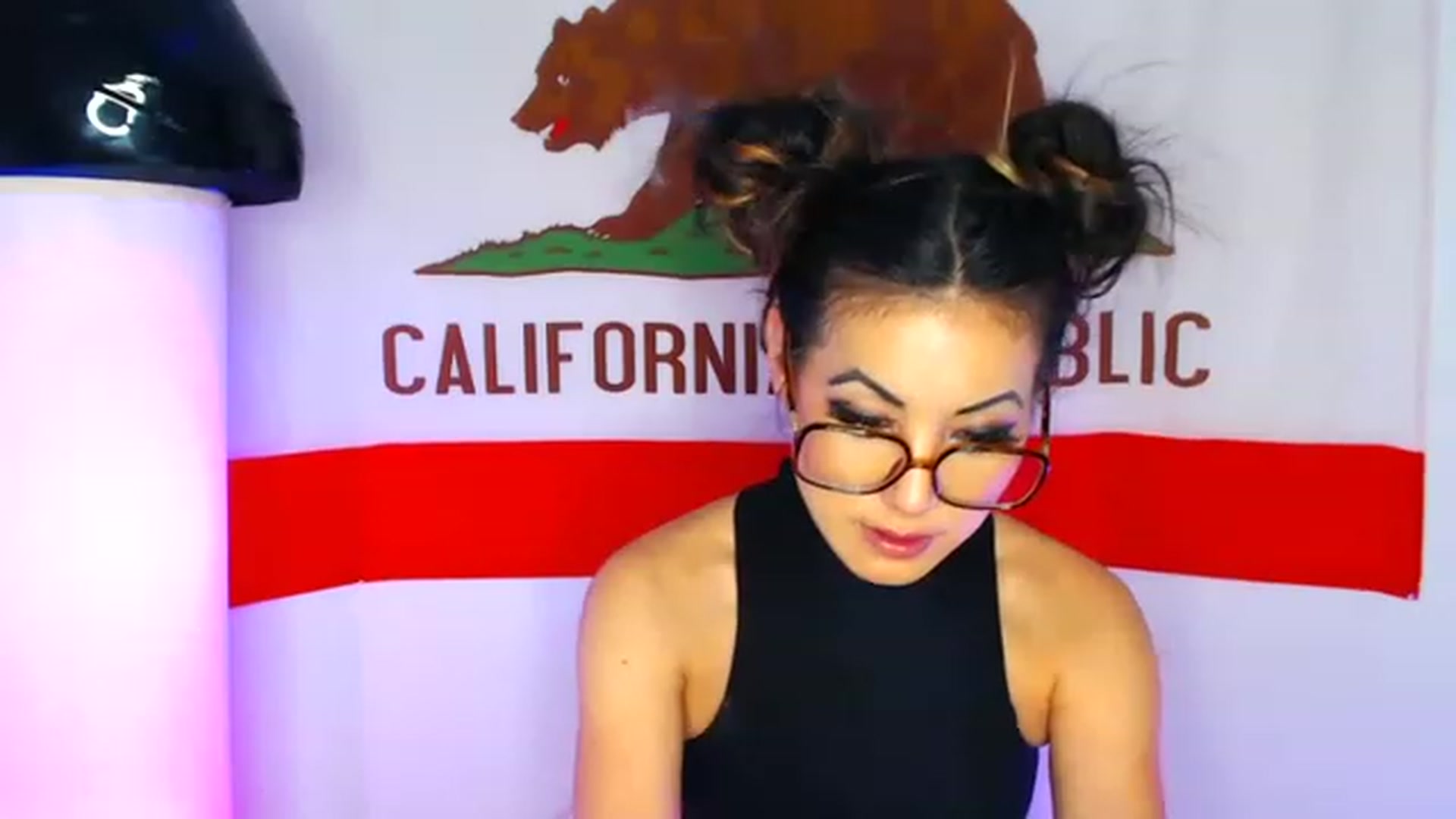 Gallery image thumbnail from Tia_Asaka's myfreecams stream on, 12/04/2022, 10:20 image 12 of 20