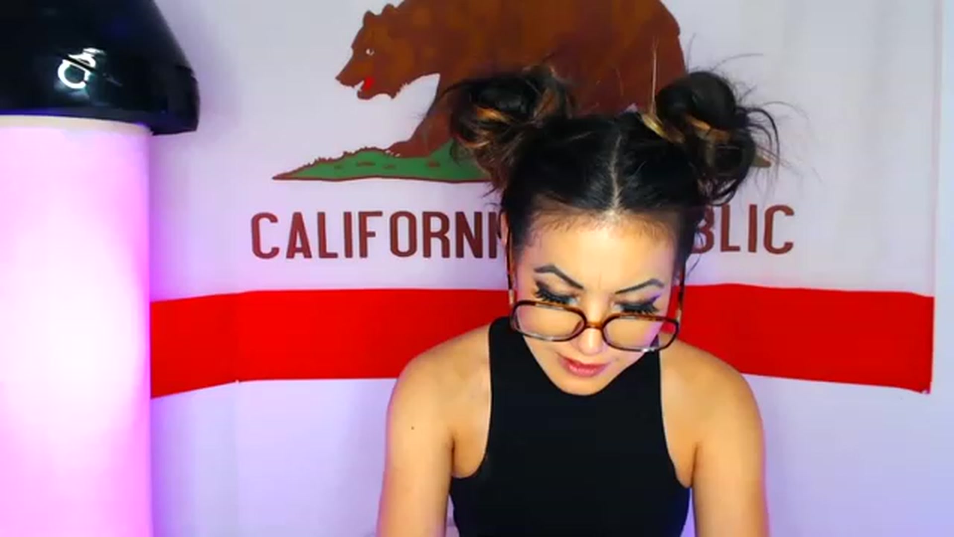 Gallery image thumbnail from Tia_Asaka's myfreecams stream on, 12/04/2022, 10:20 image 1 of 20