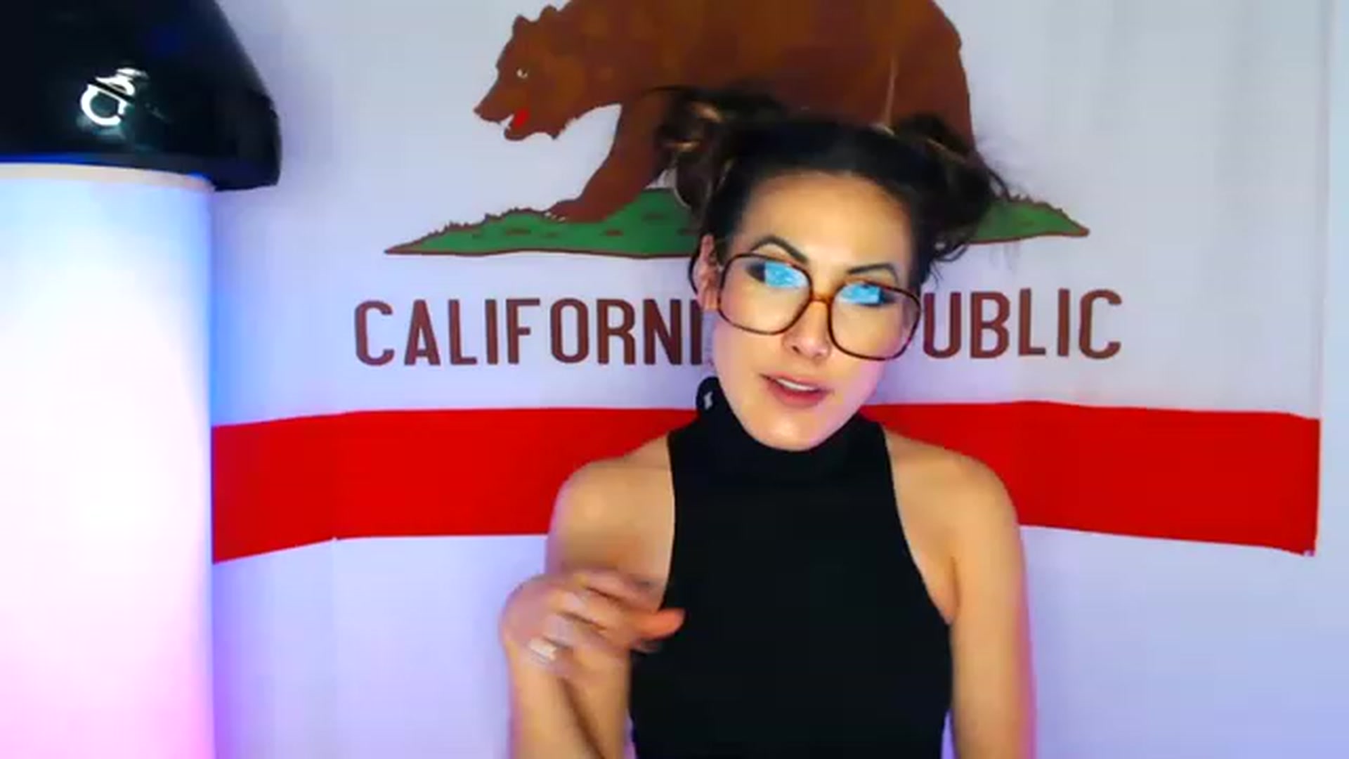 Gallery image thumbnail from Tia_Asaka's myfreecams stream on, 12/04/2022, 10:20 image 11 of 20