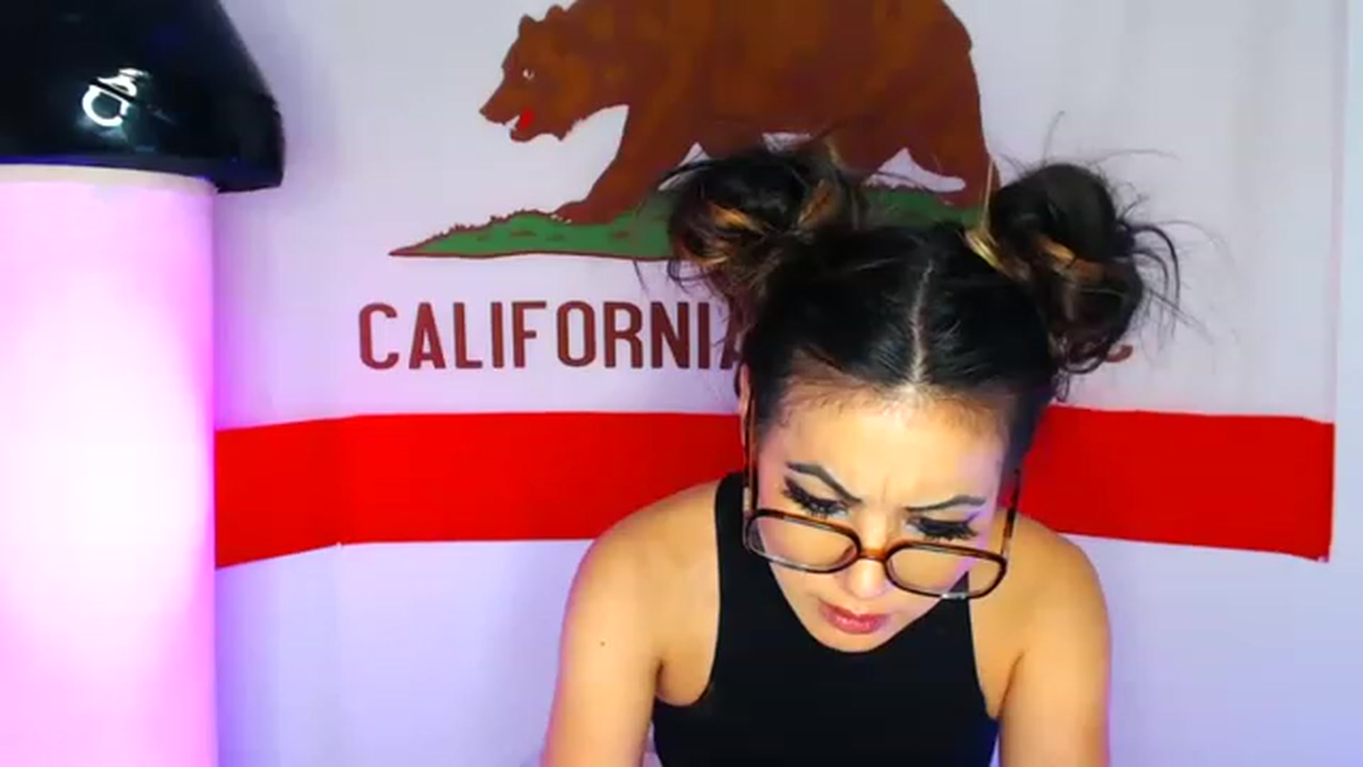 Gallery image thumbnail from Tia_Asaka's myfreecams stream on, 12/04/2022, 10:20 image 2 of 20