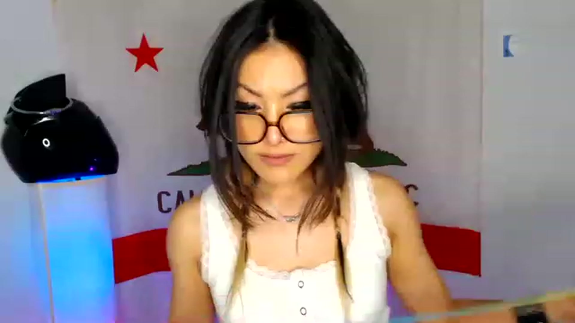 Gallery image thumbnail from Tia_Asaka's myfreecams stream on, 12/10/2022, 14:01 image 17 of 20
