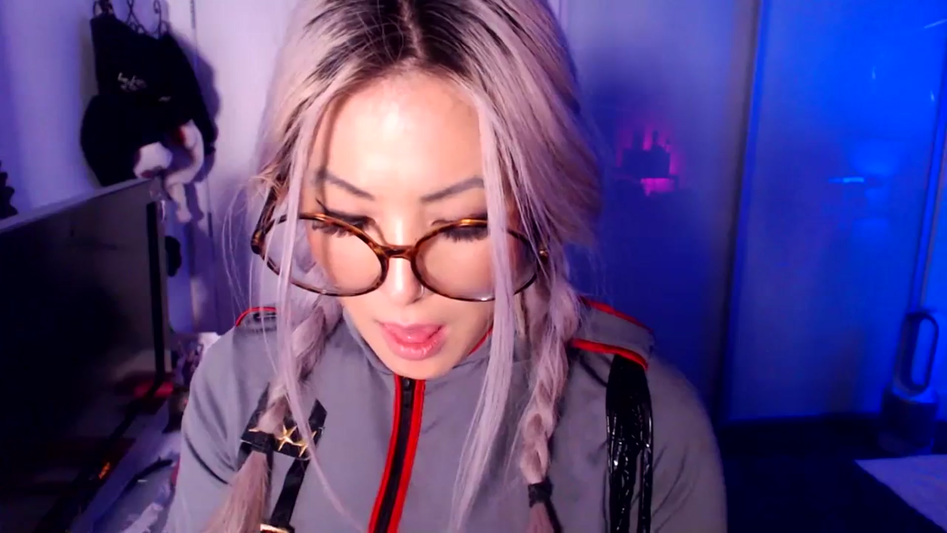 Gallery image thumbnail from Tia_Asaka's myfreecams stream on, 10/30/2023, 12:36 image 17 of 20