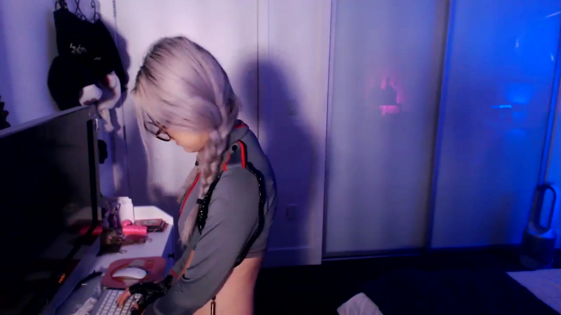 Gallery image thumbnail from Tia_Asaka's myfreecams stream on, 10/30/2023, 12:36 image 6 of 20