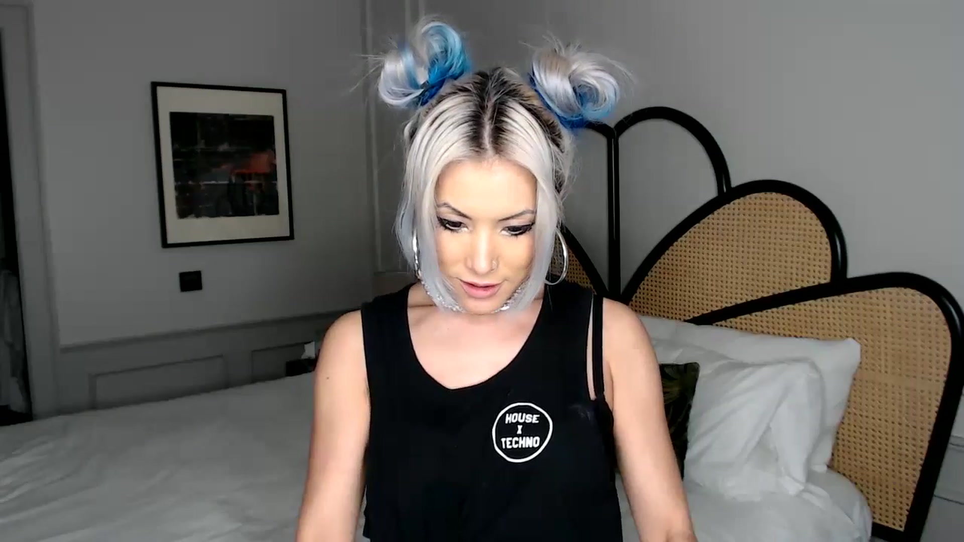 Gallery image thumbnail from Tia_Asaka's myfreecams stream on, 09/15/2025, 10:22 image 17 of 20