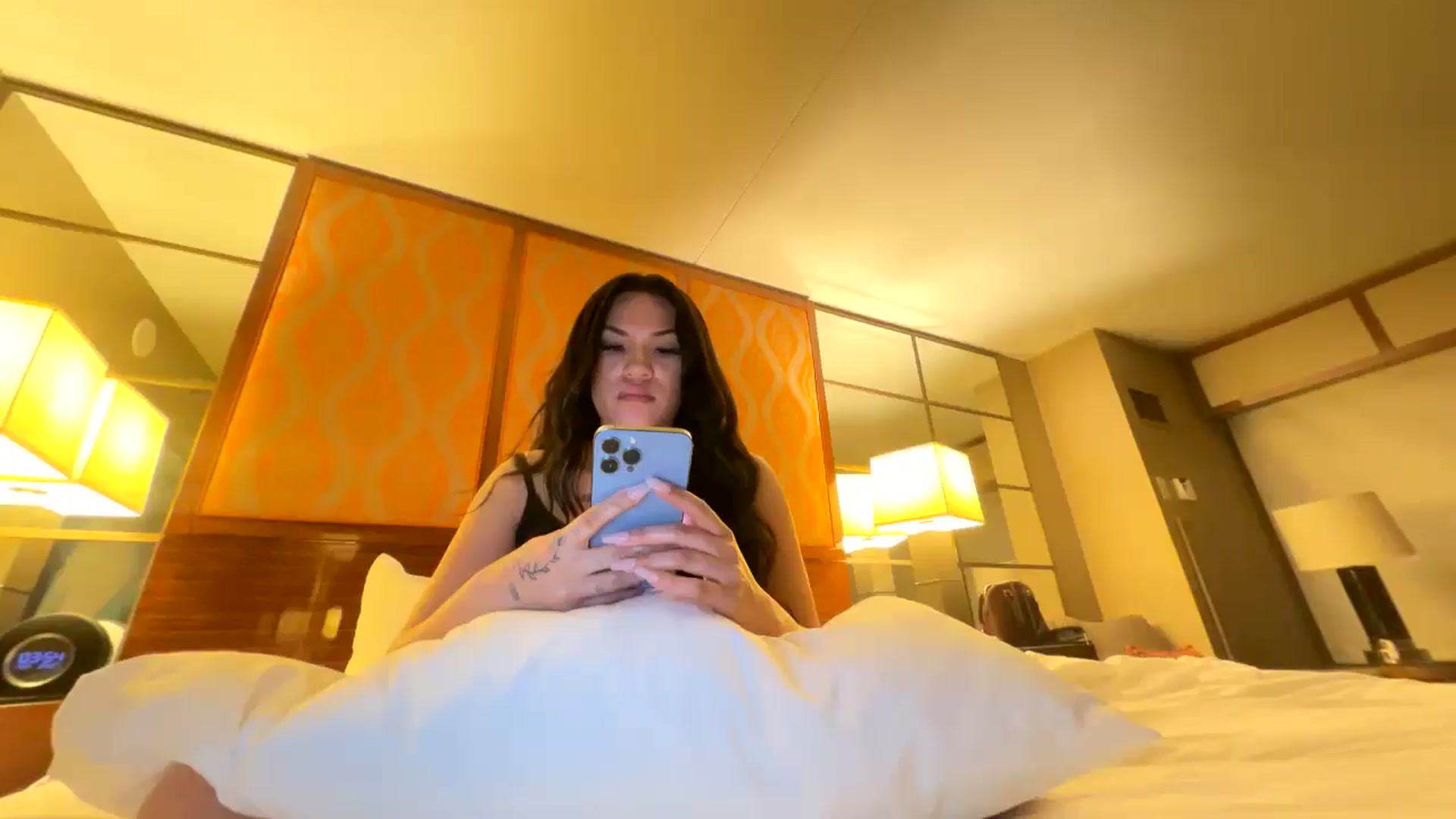 Gallery image thumbnail from Tianajanee96's myfreecams stream on, 01/27/2025, 12:05 image 12 of 20