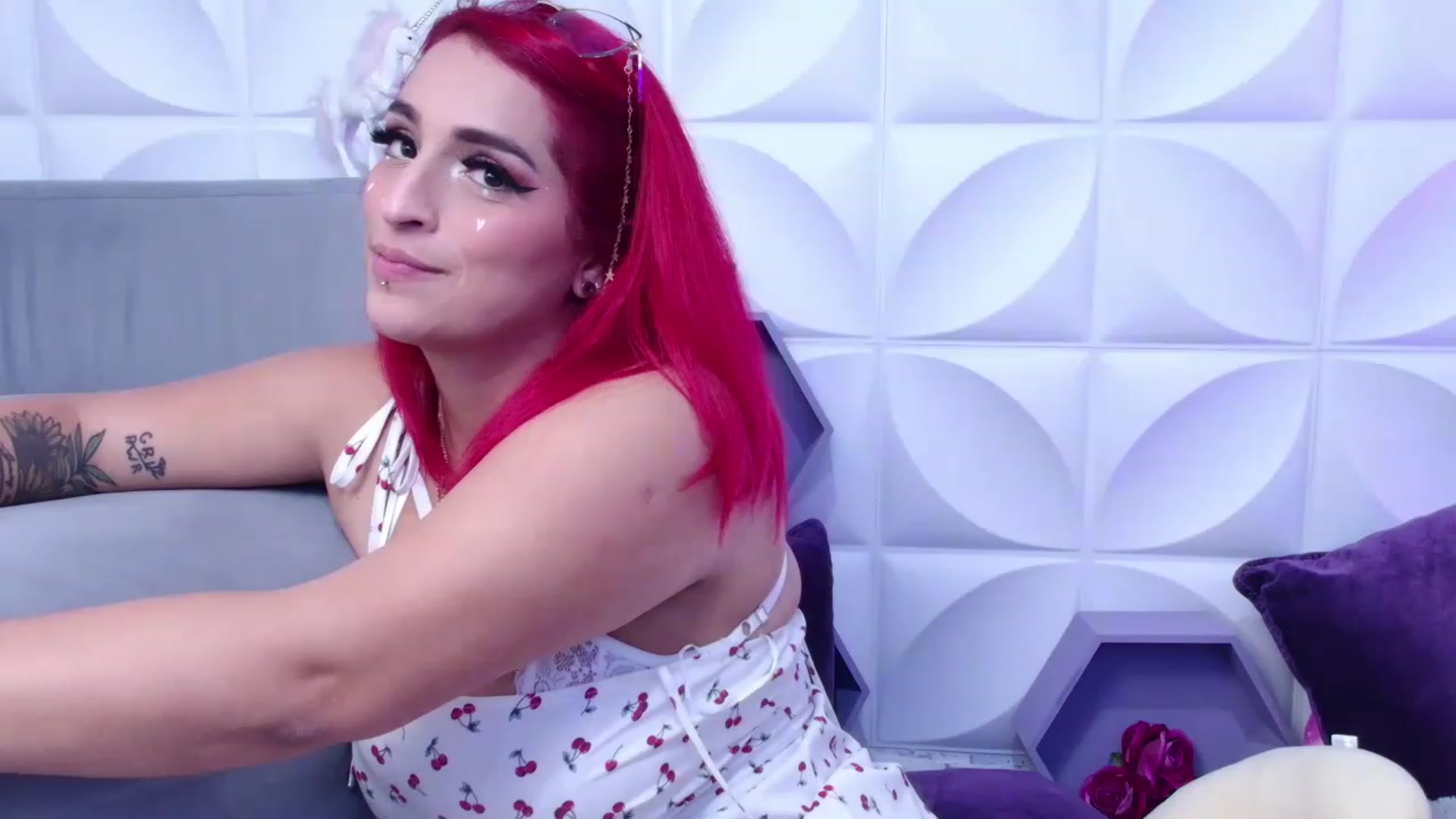 Gallery image thumbnail from Tifannys_ti's myfreecams stream on, 12/01/2022, 14:14 image 10 of 20