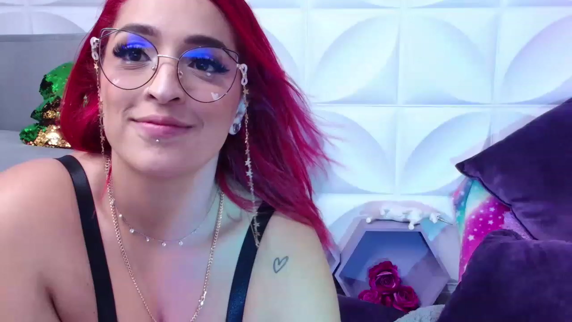 Gallery image thumbnail from Tifannys_ti's myfreecams stream on, 12/12/2022, 13:17 image 18 of 20