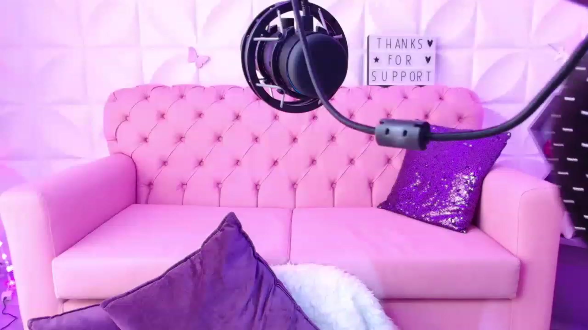 Gallery image thumbnail from Tifannys_ti's myfreecams stream on, 04/15/2023, 18:05 image 15 of 20