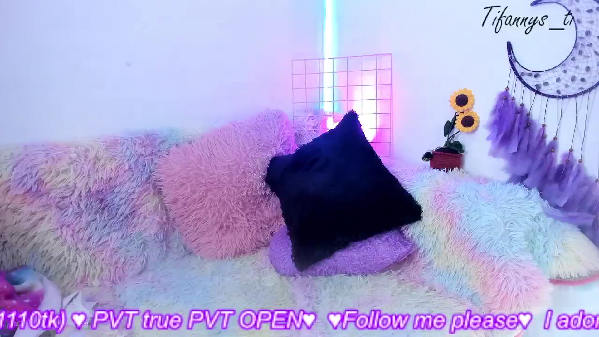 Gallery image thumbnail from Tifannys_ti's myfreecams stream on, 08/26/2024, 12:28 image 7 of 20