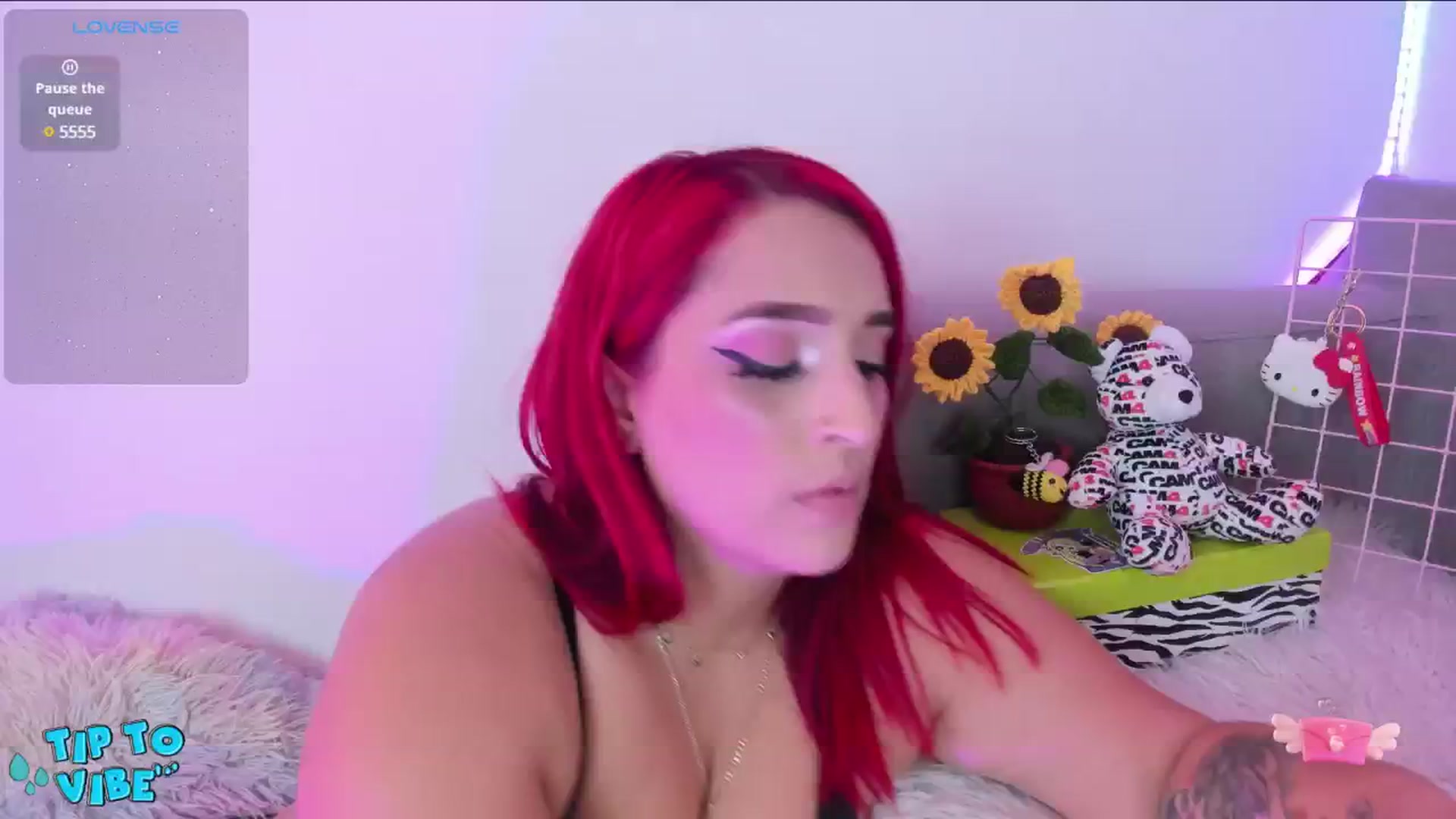 Gallery image thumbnail from Tifannys_ti's myfreecams stream on, 11/18/2024, 16:27 image 13 of 20