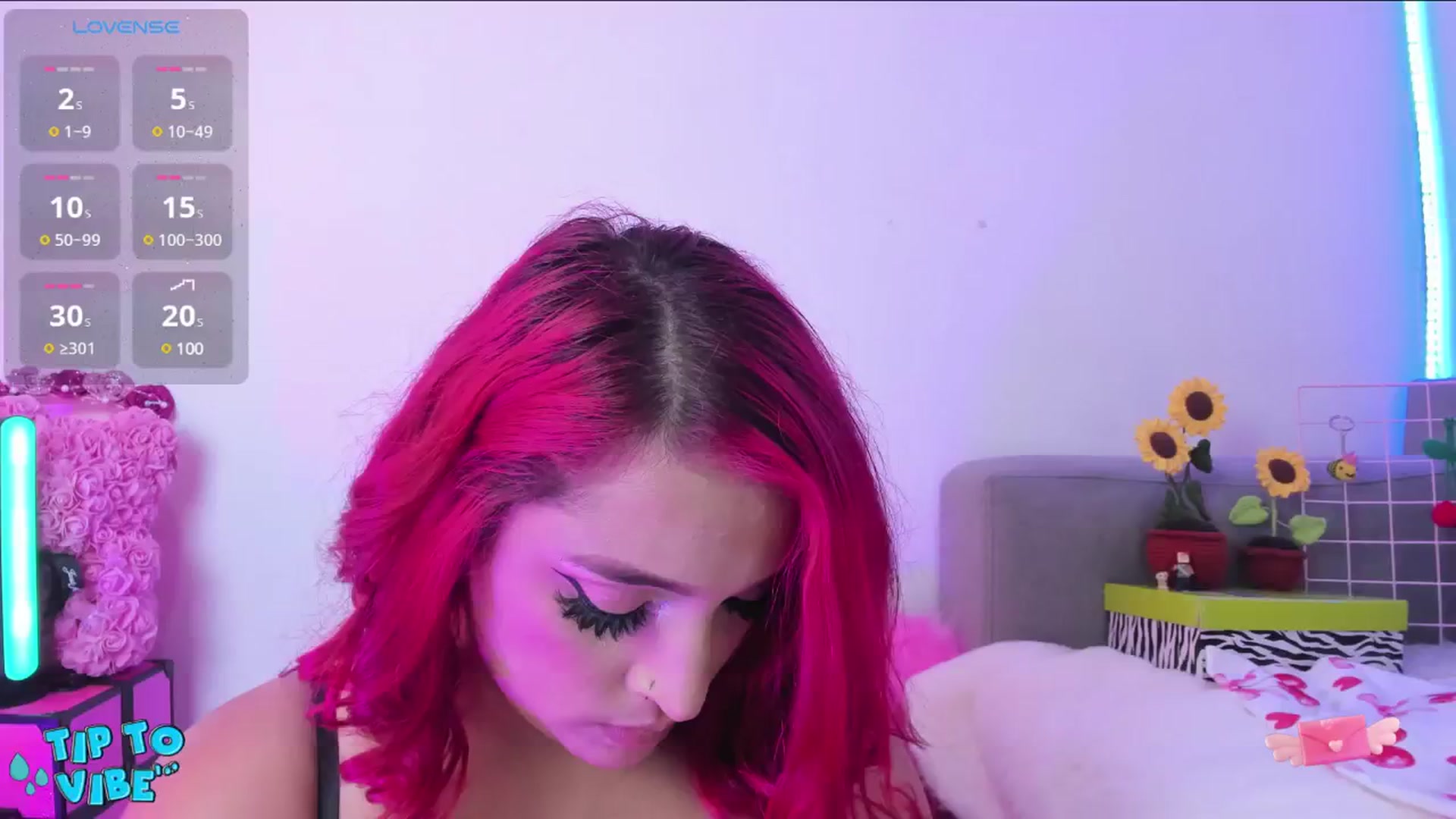 Gallery image thumbnail from Tifannys_ti's myfreecams stream on, 12/17/2024, 15:57 image 15 of 20