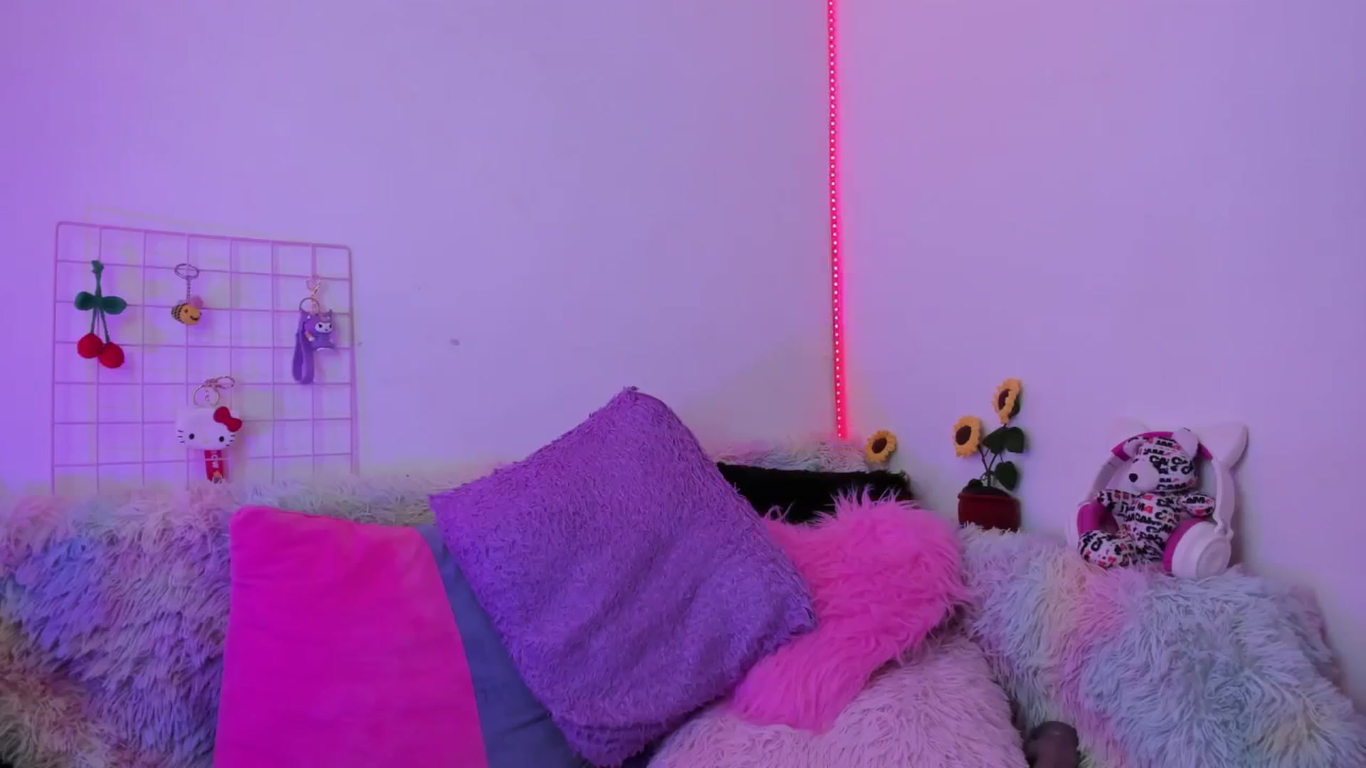 Gallery image thumbnail from Tifannys_ti's myfreecams stream on, 02/17/2025, 16:08 image 9 of 20