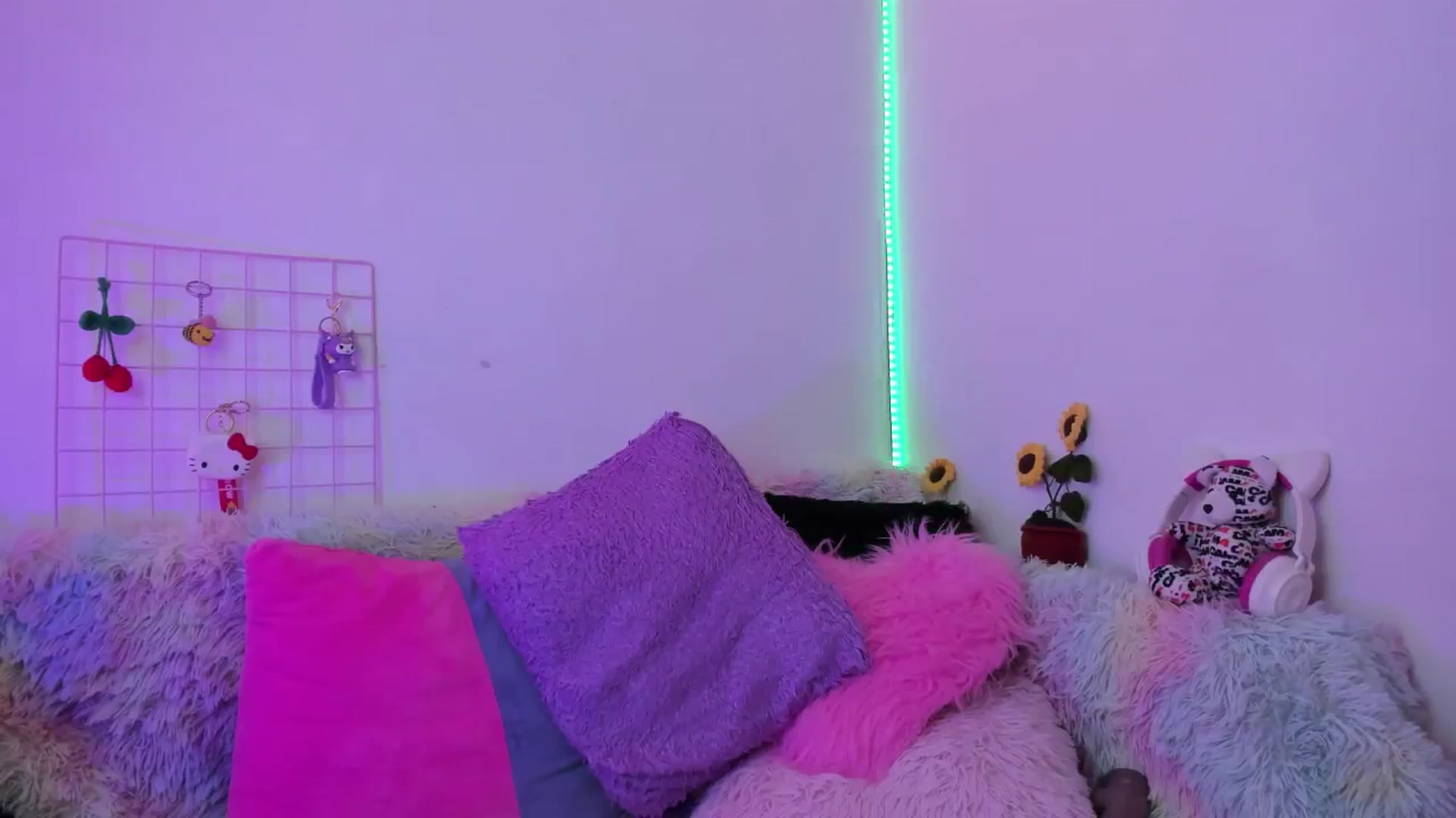 Gallery image thumbnail from Tifannys_ti's myfreecams stream on, 02/17/2025, 16:08 image 7 of 20