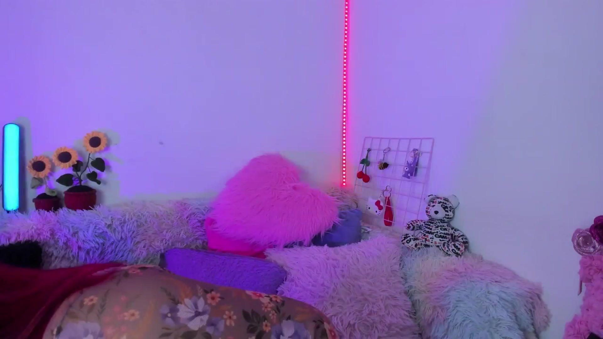 Gallery image thumbnail from Tifannys_ti's myfreecams stream on, 03/07/2025, 14:14 image 5 of 20
