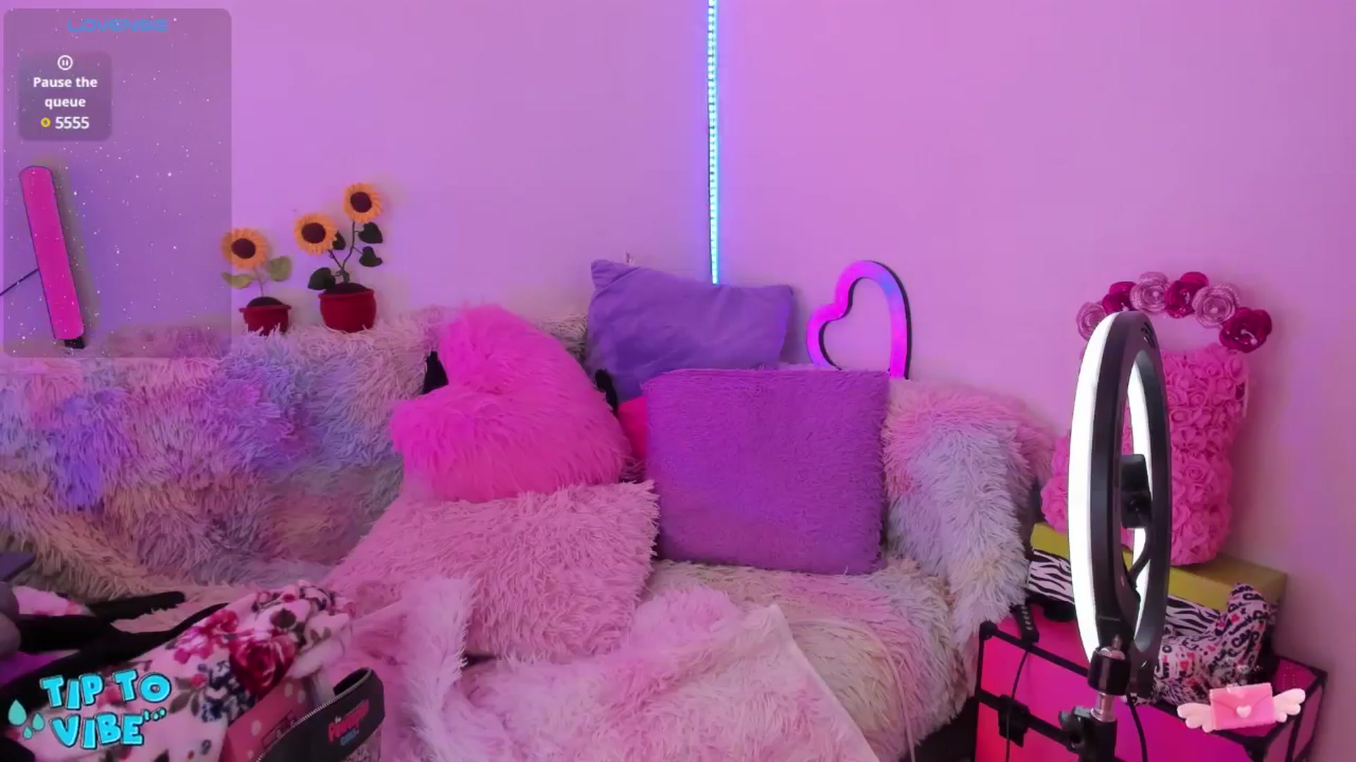 Gallery image thumbnail from Tifannys_ti's myfreecams stream on, 03/21/2025, 15:00 image 10 of 20
