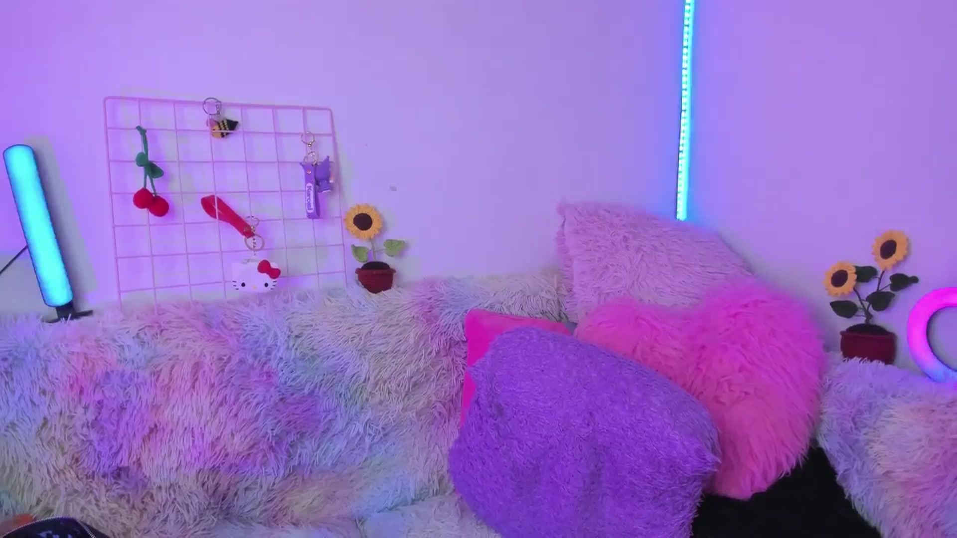 Gallery image thumbnail from Tifannys_ti's myfreecams stream on, 03/31/2025, 15:19 image 14 of 20