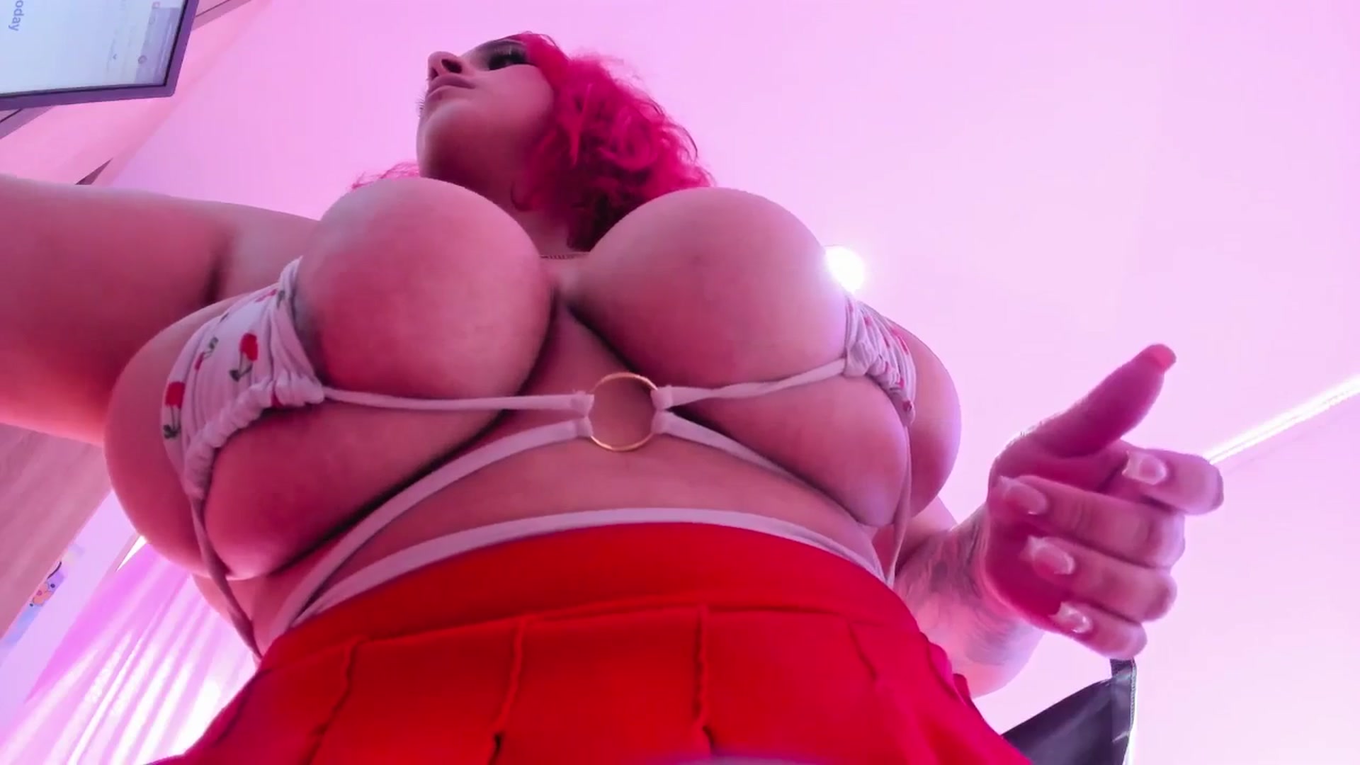 Gallery image thumbnail from Tifannys_ti's myfreecams stream on, 04/19/2025, 13:16 image 2 of 20