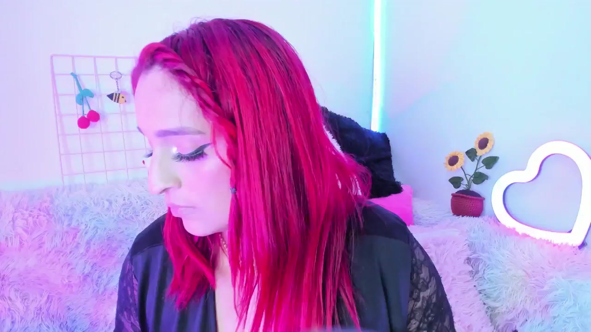 Gallery image thumbnail from Tifannys_ti's myfreecams stream on, 05/05/2025, 20:45 image 3 of 20