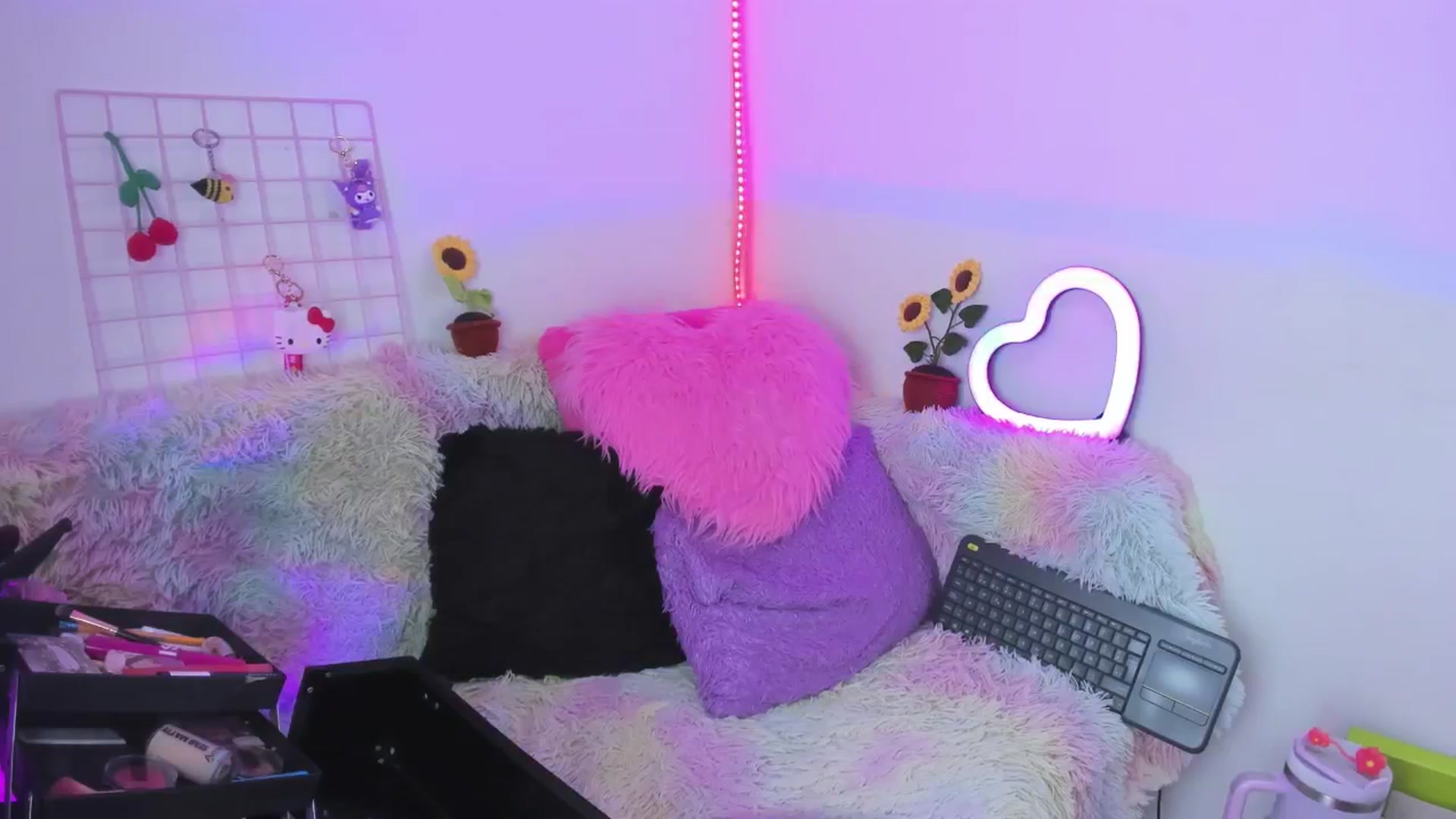 Gallery image thumbnail from Tifannys_ti's myfreecams stream on, 05/07/2025, 14:53 image 17 of 20