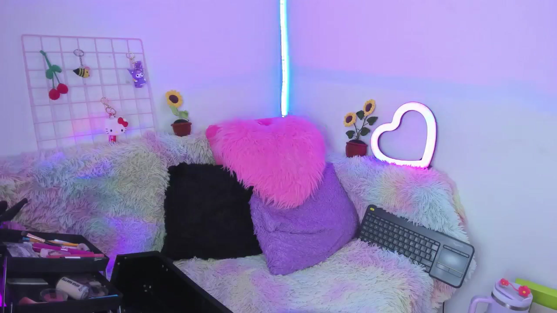 Gallery image thumbnail from Tifannys_ti's myfreecams stream on, 05/07/2025, 14:53 image 15 of 20