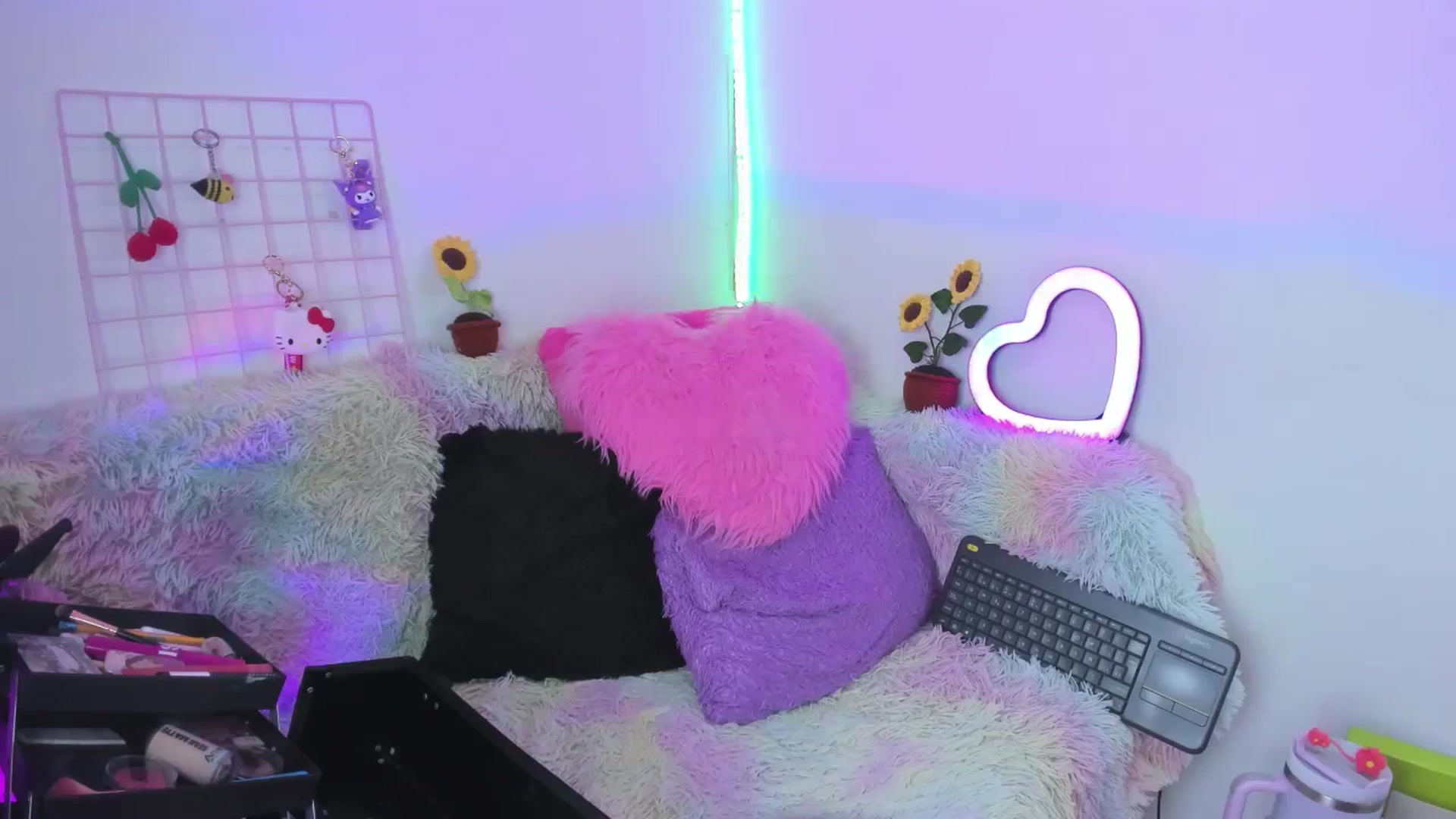Gallery image thumbnail from Tifannys_ti's myfreecams stream on, 05/07/2025, 14:53 image 14 of 20