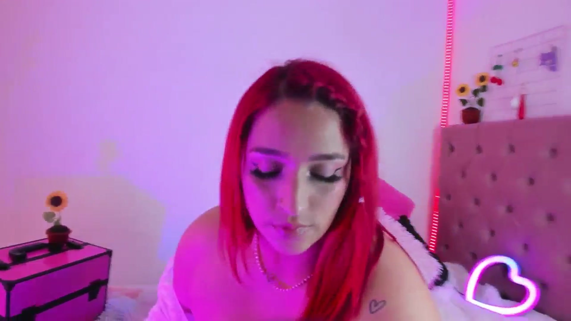 Gallery image thumbnail from Tifannys_ti's myfreecams stream on, 05/20/2025, 17:23 image 16 of 20