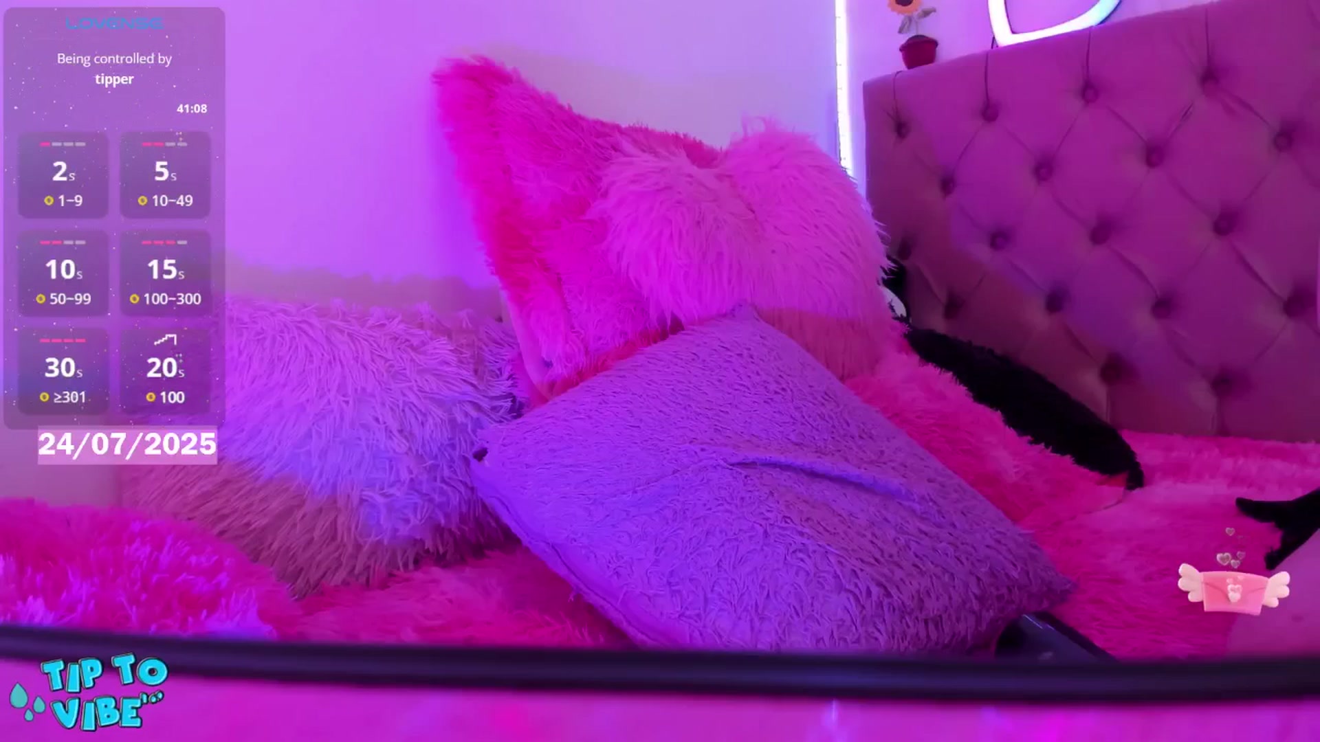 Gallery image thumbnail from Tifannys_ti's myfreecams stream on, 07/24/2025, 14:24 image 16 of 20