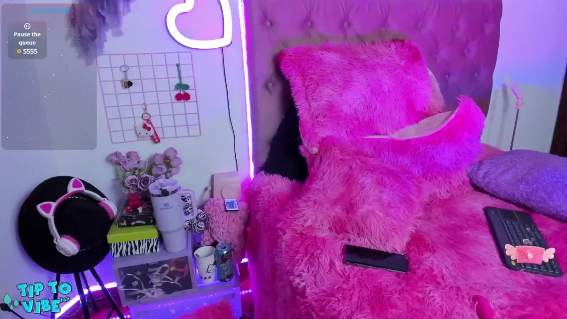 Gallery image thumbnail from Tifannys_ti's myfreecams stream on, 08/11/2025, 17:05 image 17 of 20