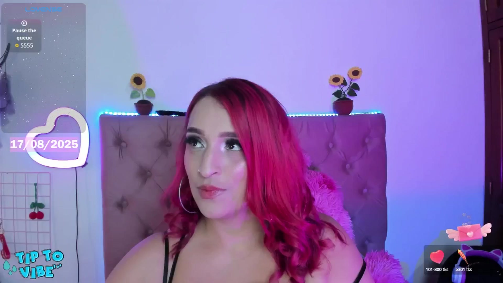 Gallery image thumbnail from Tifannys_ti's myfreecams stream on, 08/17/2025, 14:46 image 3 of 20