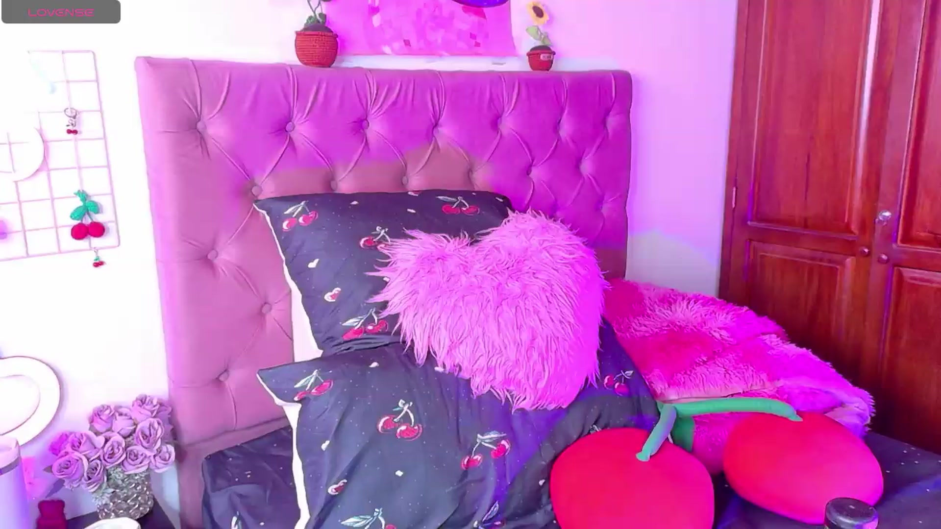 Gallery image thumbnail from Tifannys_ti's myfreecams stream on, 08/14/2026, 12:36 image 10 of 20
