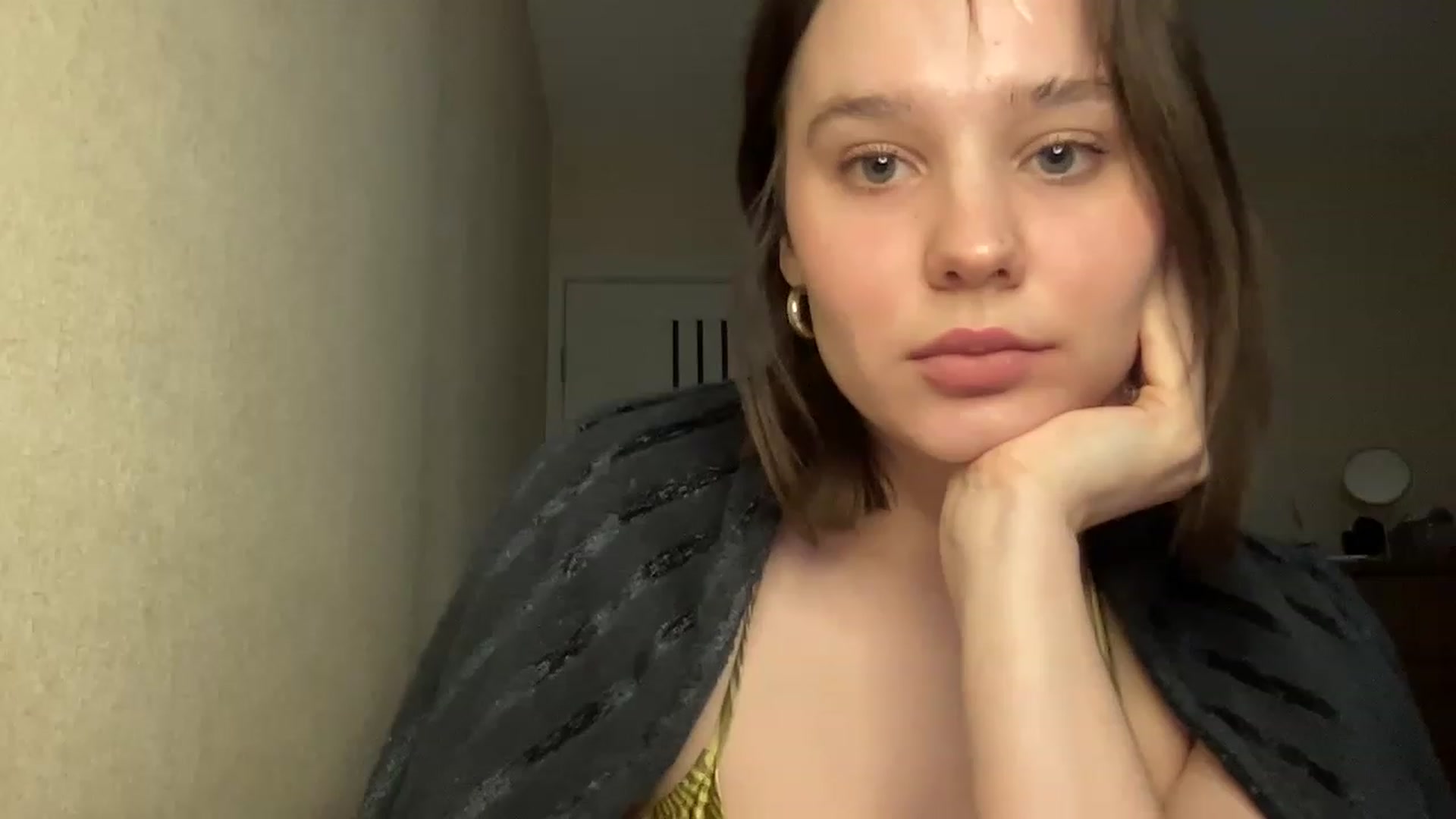 Gallery image thumbnail from TifanyTatum's myfreecams stream on, 12/19/2022, 13:19 image 2 of 20