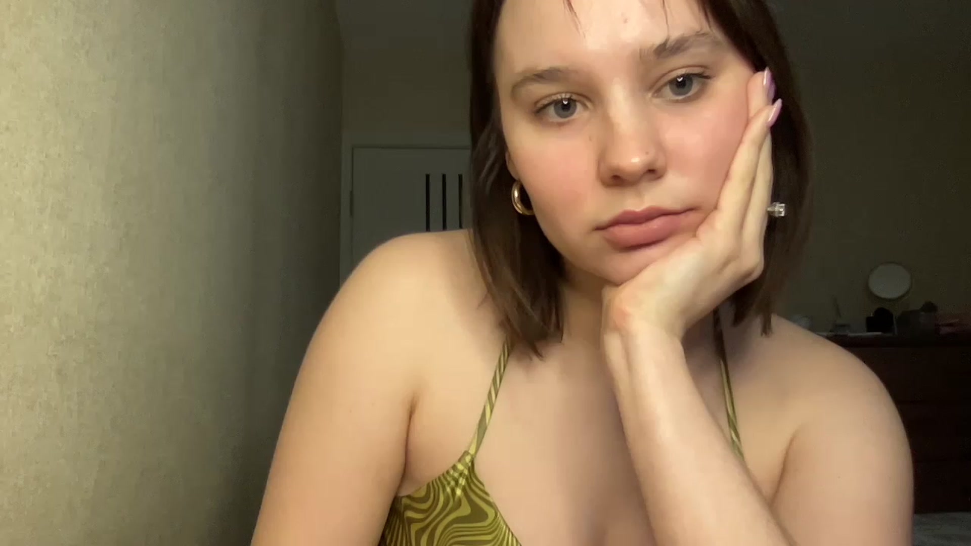 Gallery image thumbnail from TifanyTatum's myfreecams stream on, 12/19/2022, 13:19 image 8 of 20