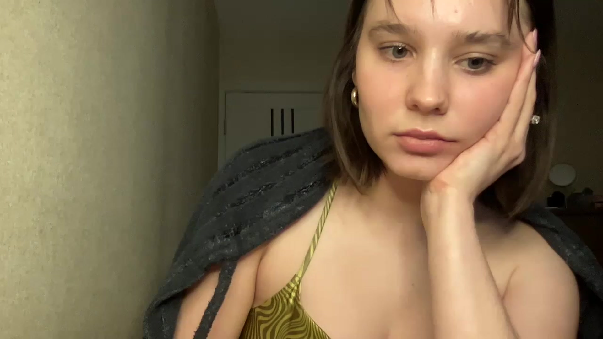 Gallery image thumbnail from TifanyTatum's myfreecams stream on, 12/19/2022, 13:19 image 16 of 20